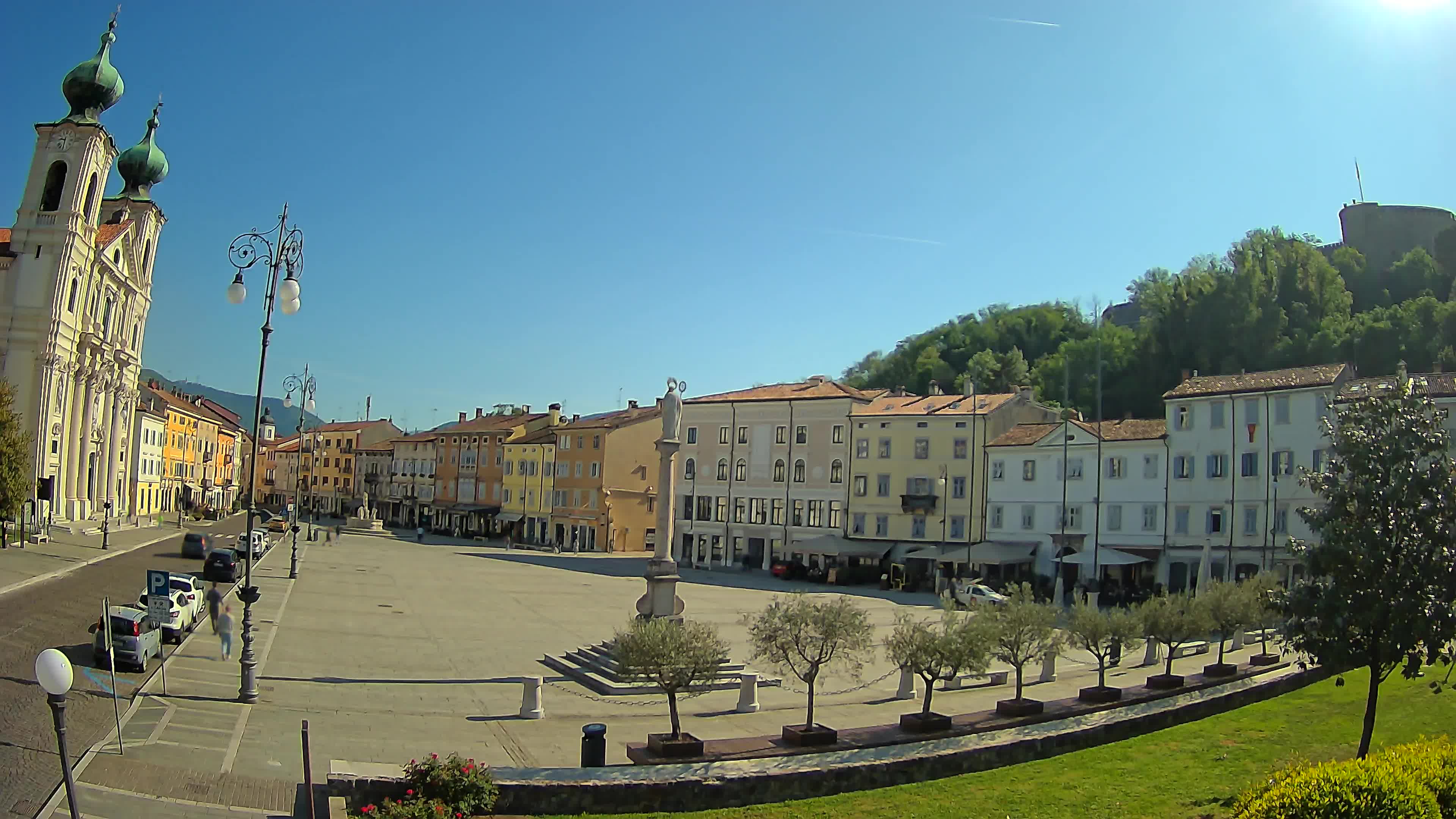 Gorizia Piazza della Vittoria e chiesa di S. Ignazio