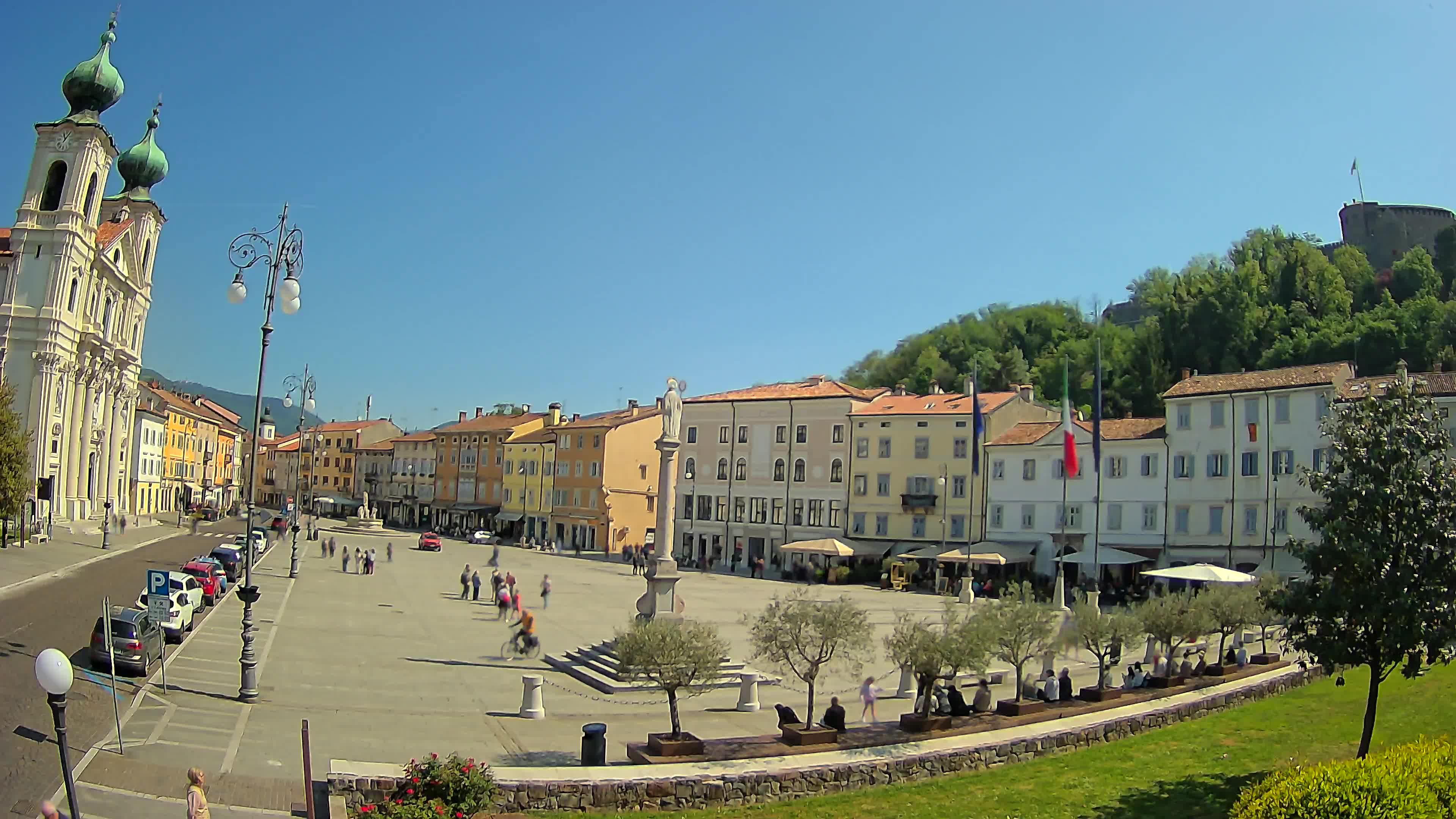 Gorizia Piazza della Vittoria e chiesa di S. Ignazio