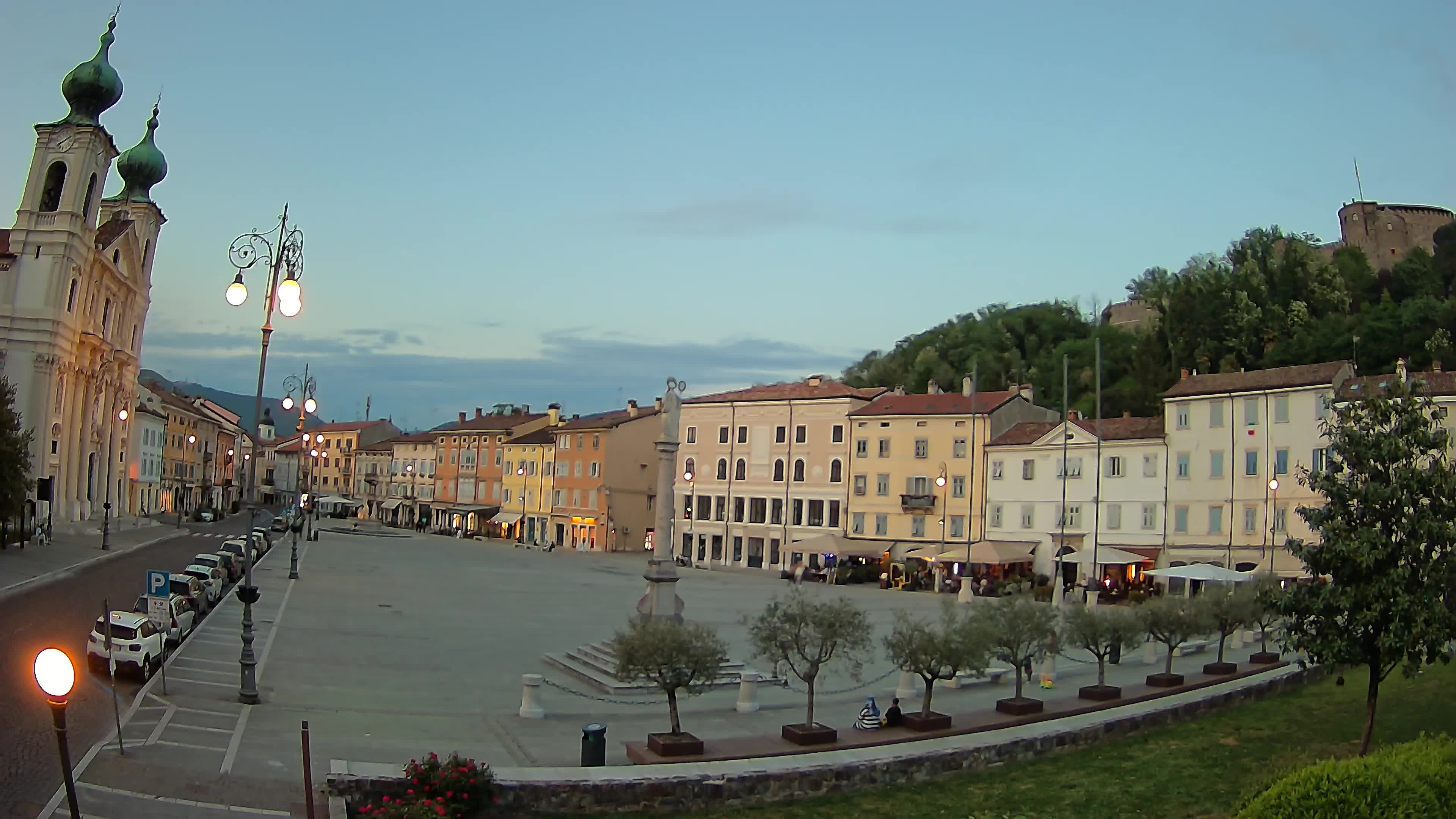 Gorizia Piazza della Vittoria e chiesa di S. Ignazio