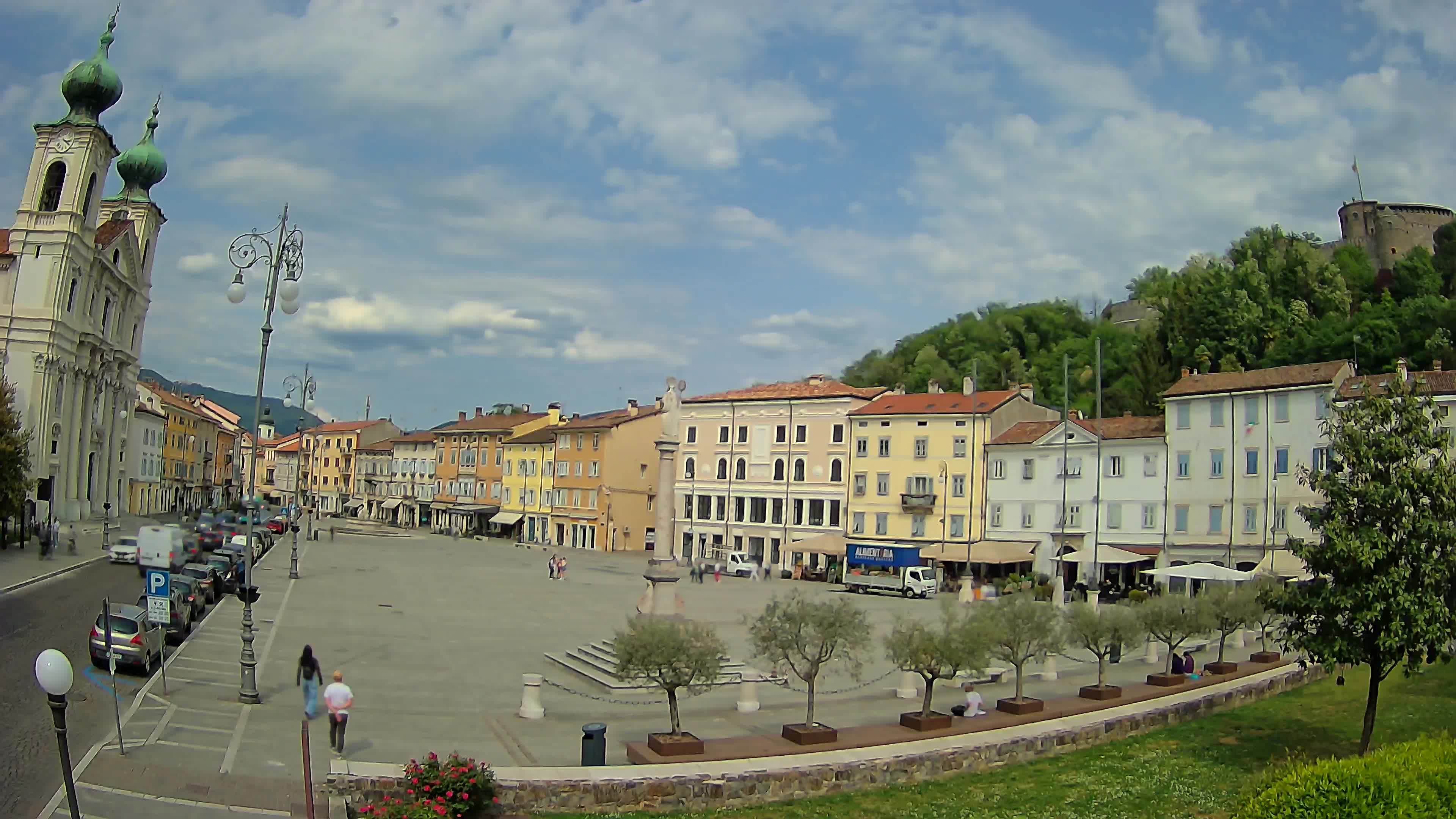 Gorizia Piazza della Vittoria e chiesa di S. Ignazio
