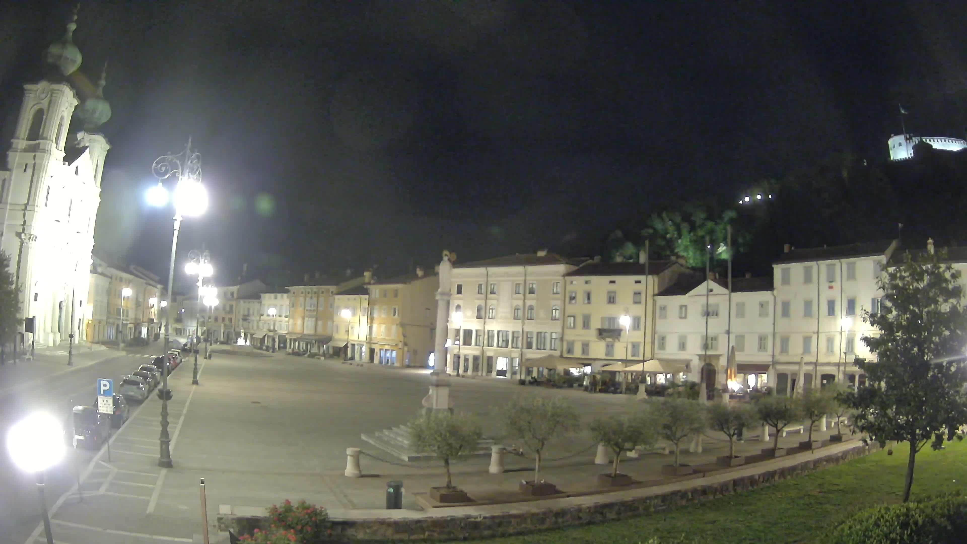 Gorizia Piazza della Vittoria e chiesa di S. Ignazio