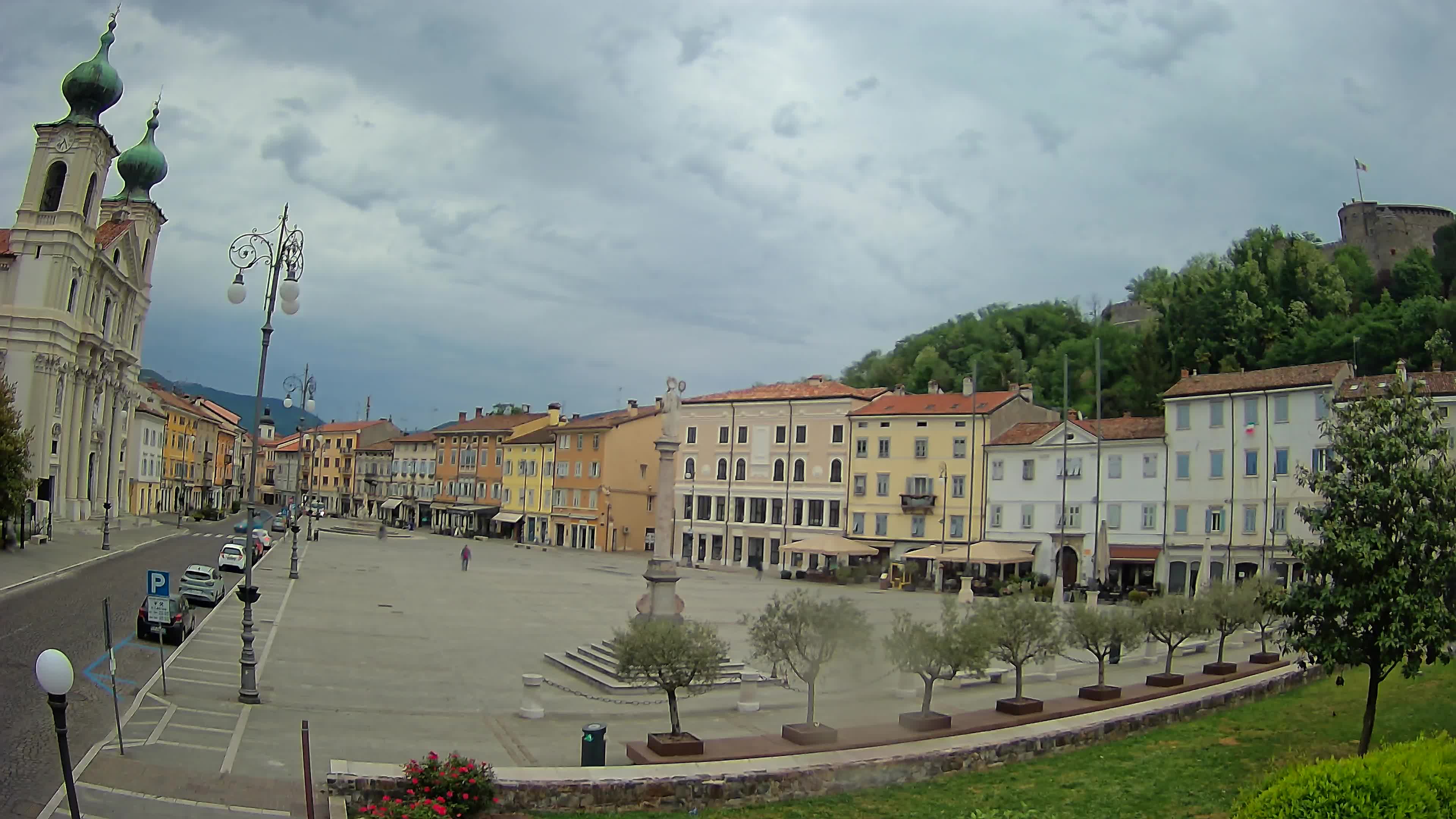 Gorizia Piazza della Vittoria e chiesa di S. Ignazio