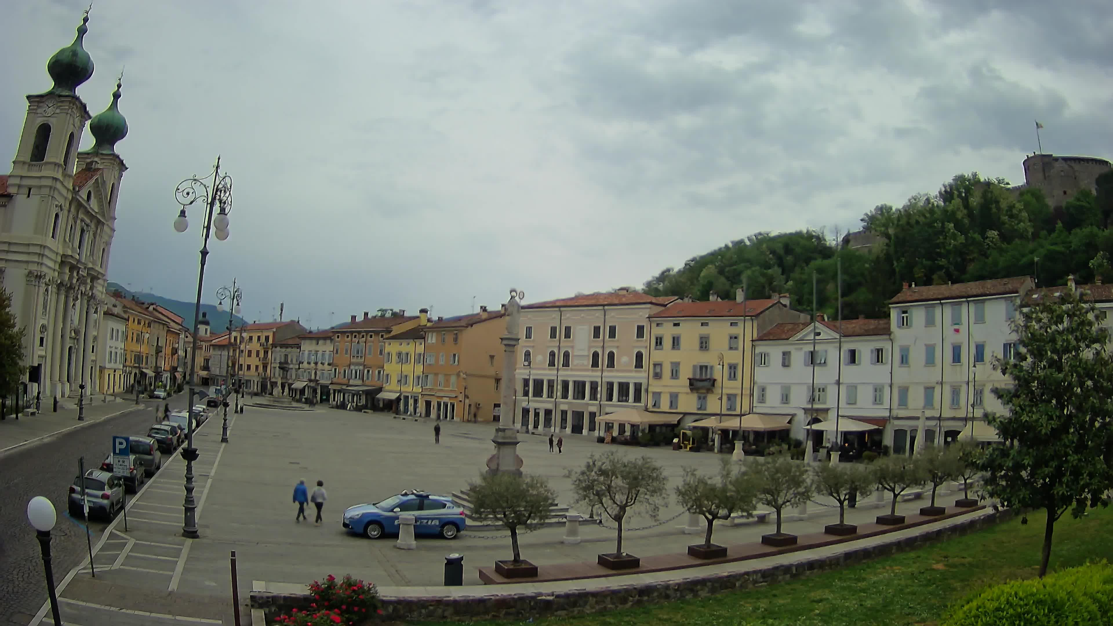 Kamera Gorica Travnik in cerkev sv. Ignacija