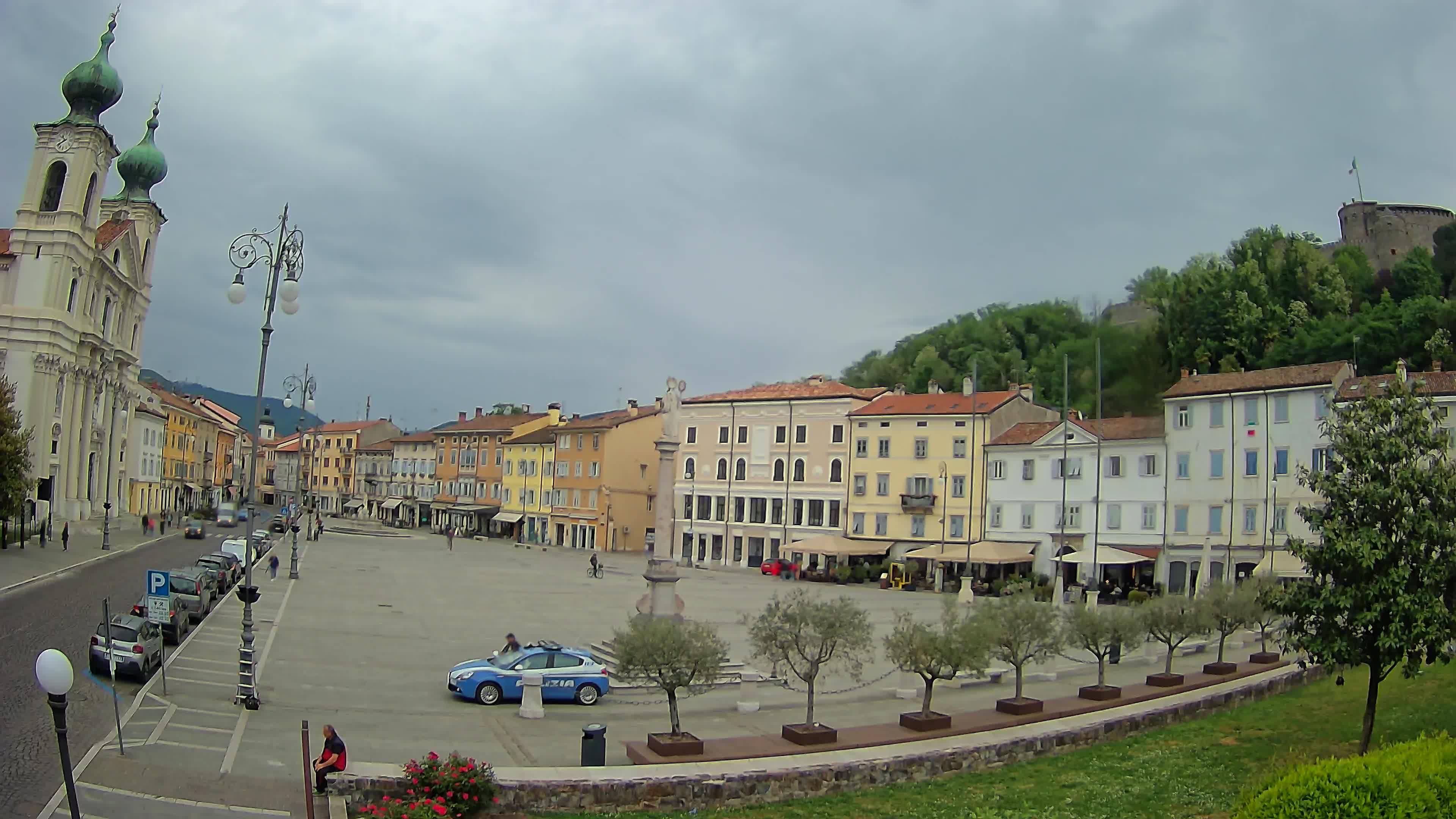 Gorizia Piazza della Vittoria e chiesa di S. Ignazio