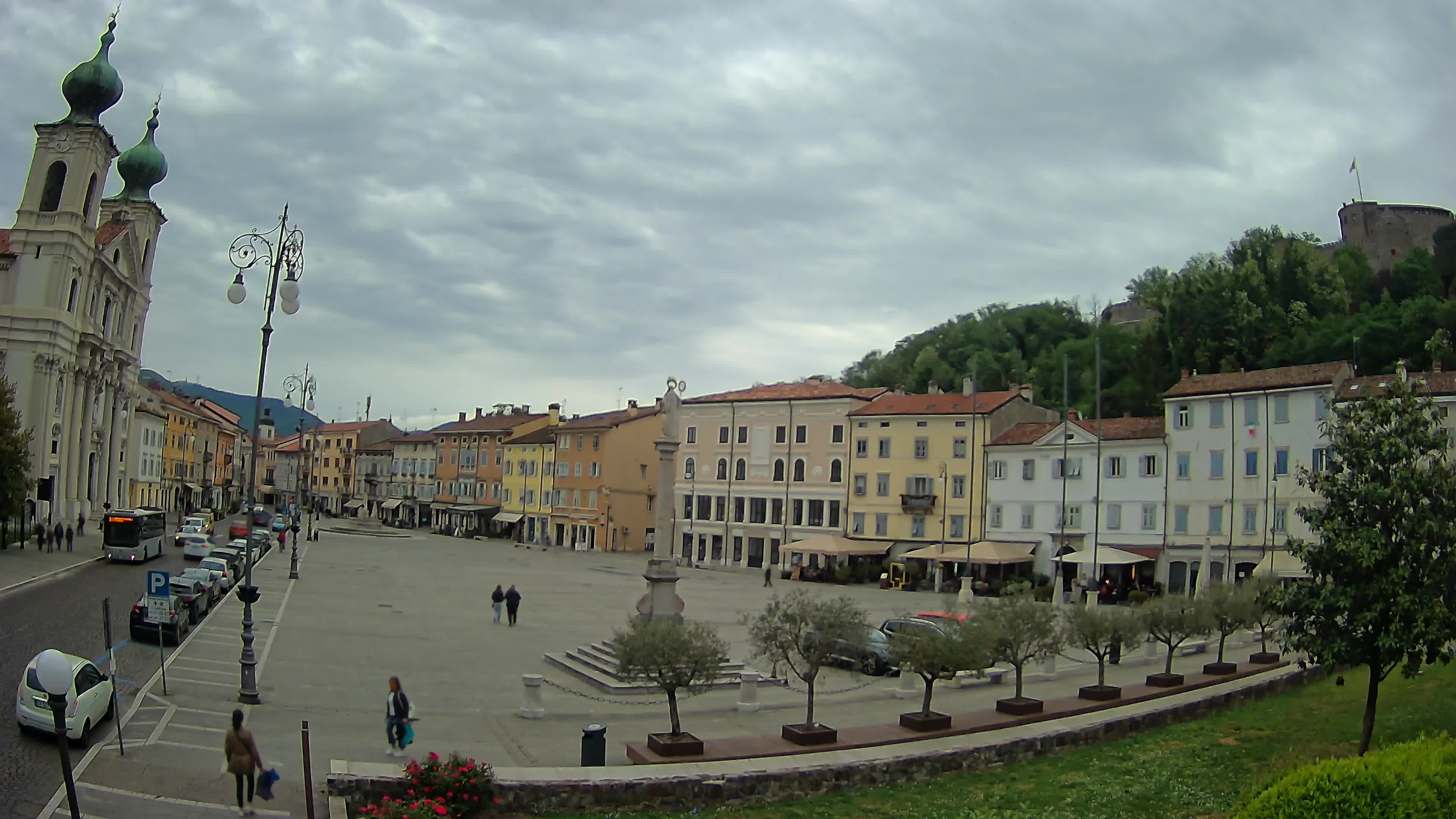 Gorizia Piazza della Vittoria e chiesa di S. Ignazio