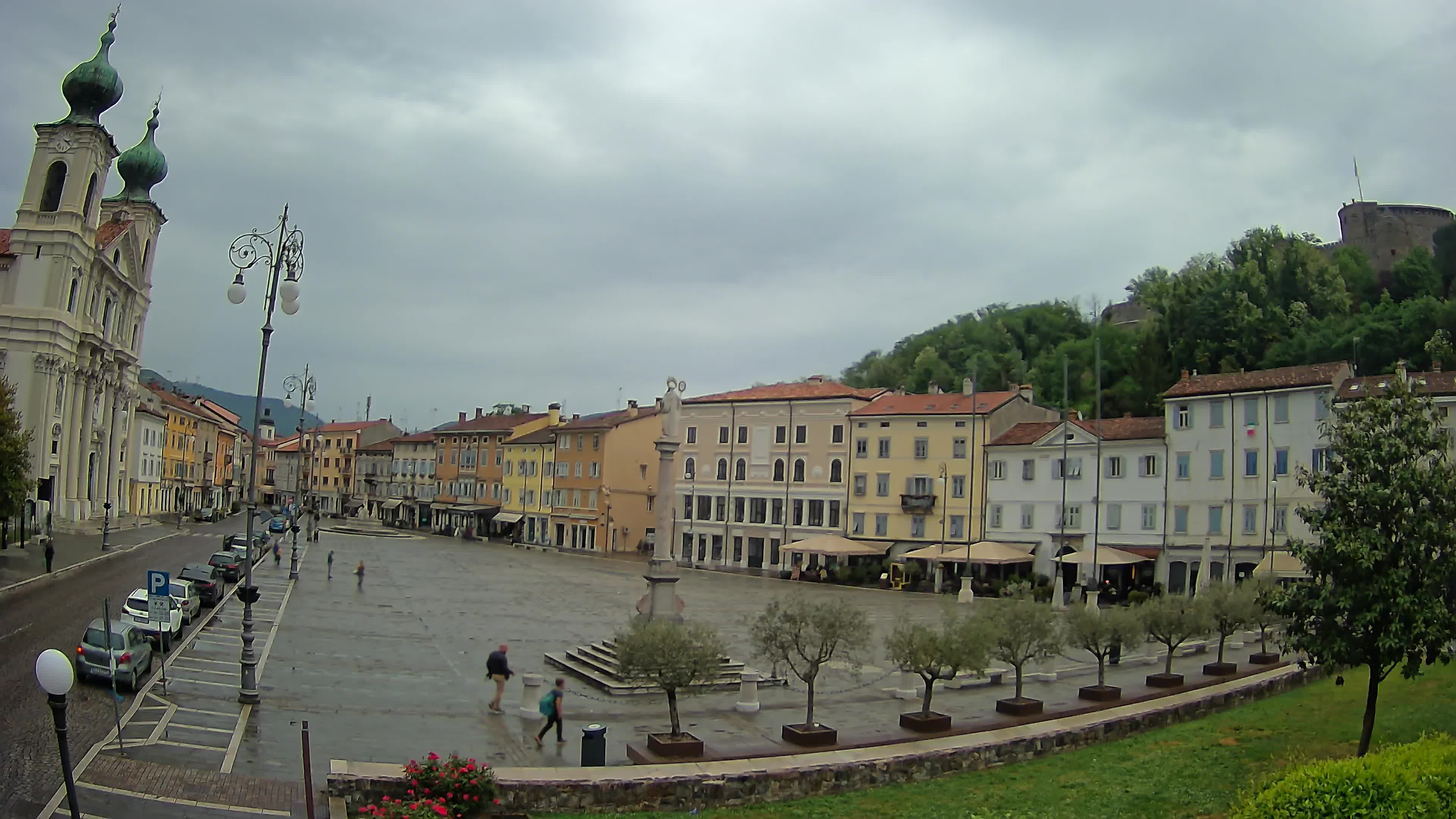 Gorizia – Plaza Vittoria – iglesia de San Pedro. Ignacio