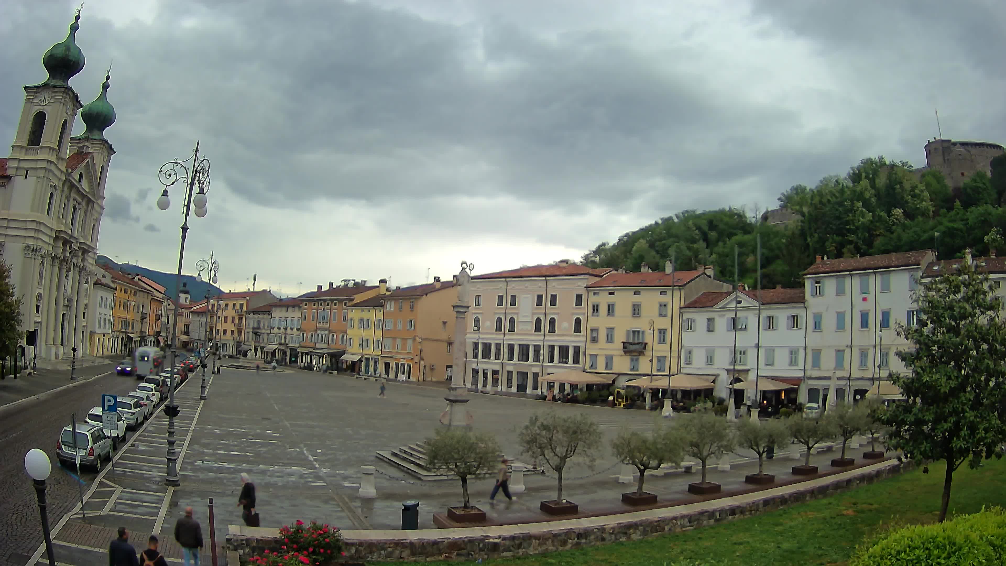 Gorizia Piazza della Vittoria e chiesa di S. Ignazio