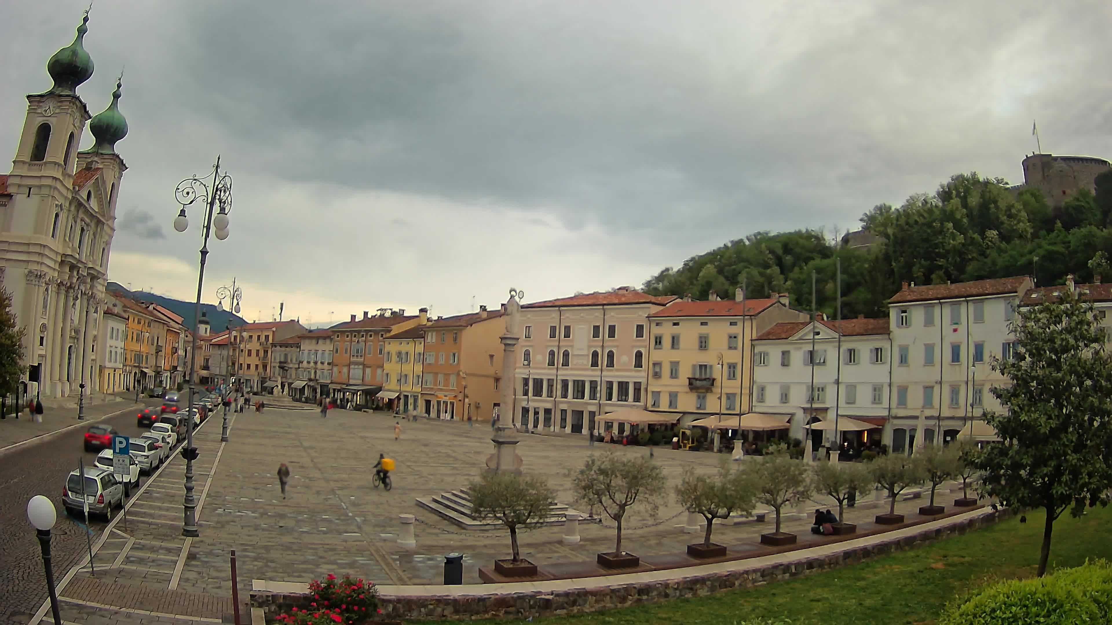 Gorizia Piazza della Vittoria e chiesa di S. Ignazio