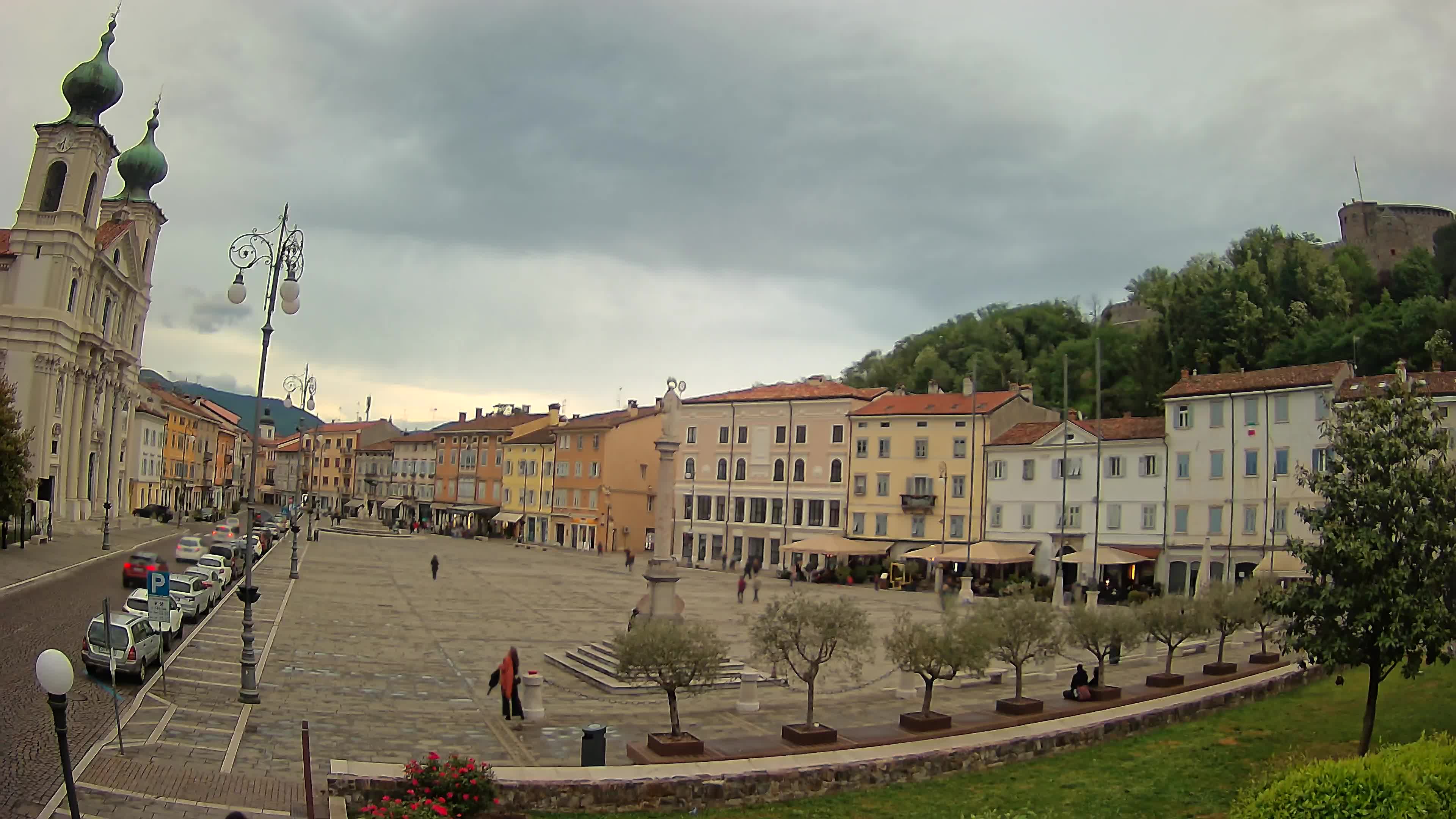 Gorizia Piazza della Vittoria e chiesa di S. Ignazio