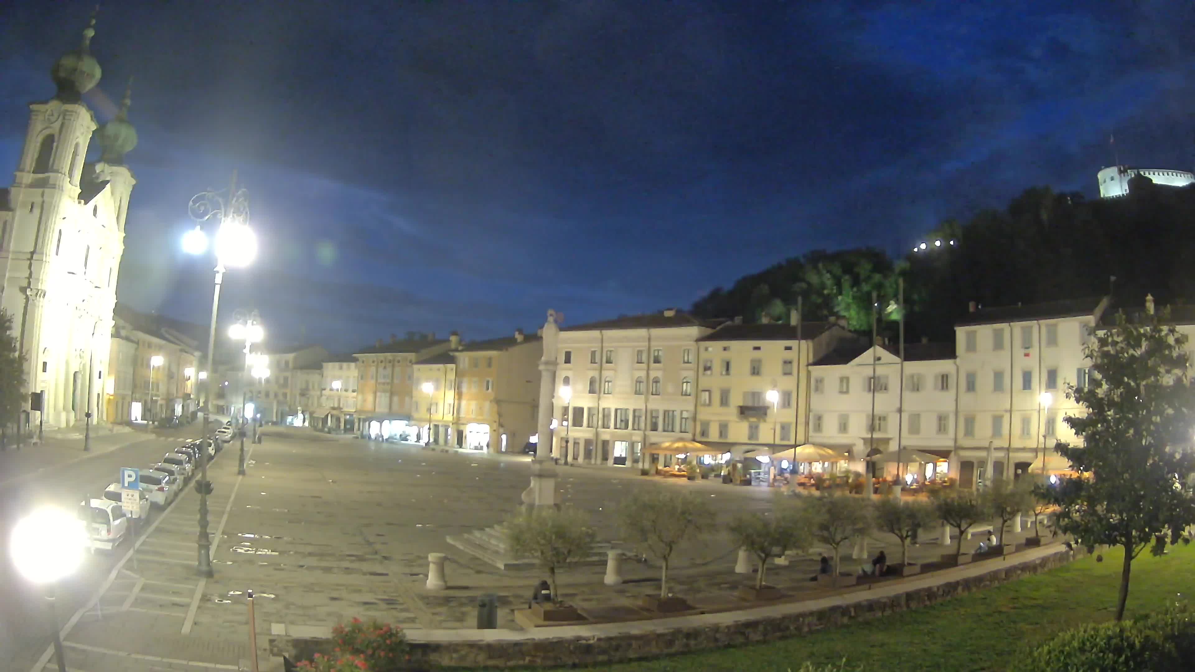 Gorizia Piazza della Vittoria e chiesa di S. Ignazio