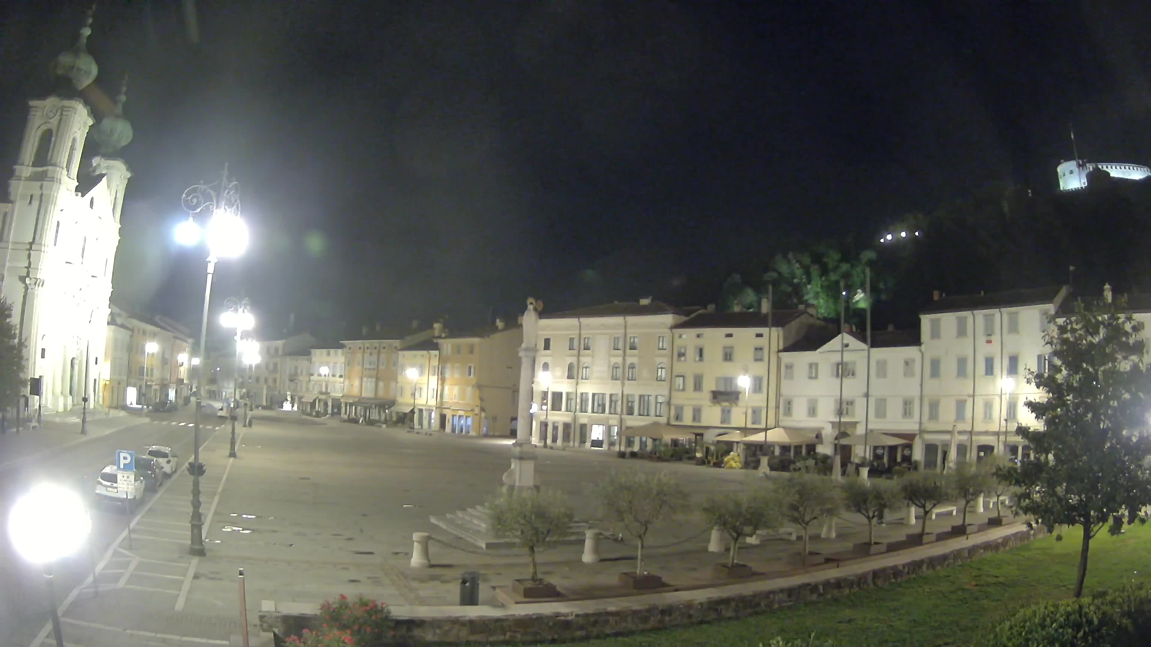 Gorizia Piazza della Vittoria e chiesa di S. Ignazio