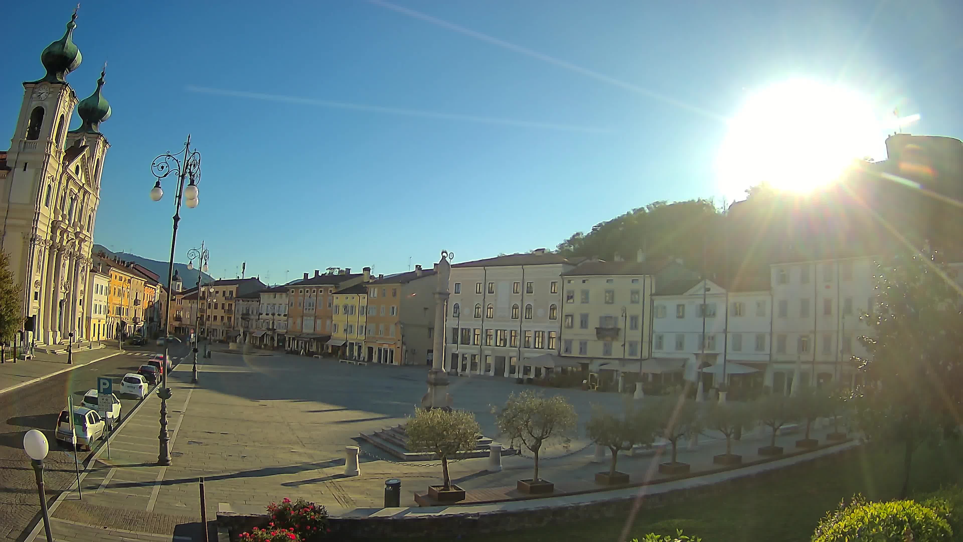 Gorizia Piazza della Vittoria e chiesa di S. Ignazio