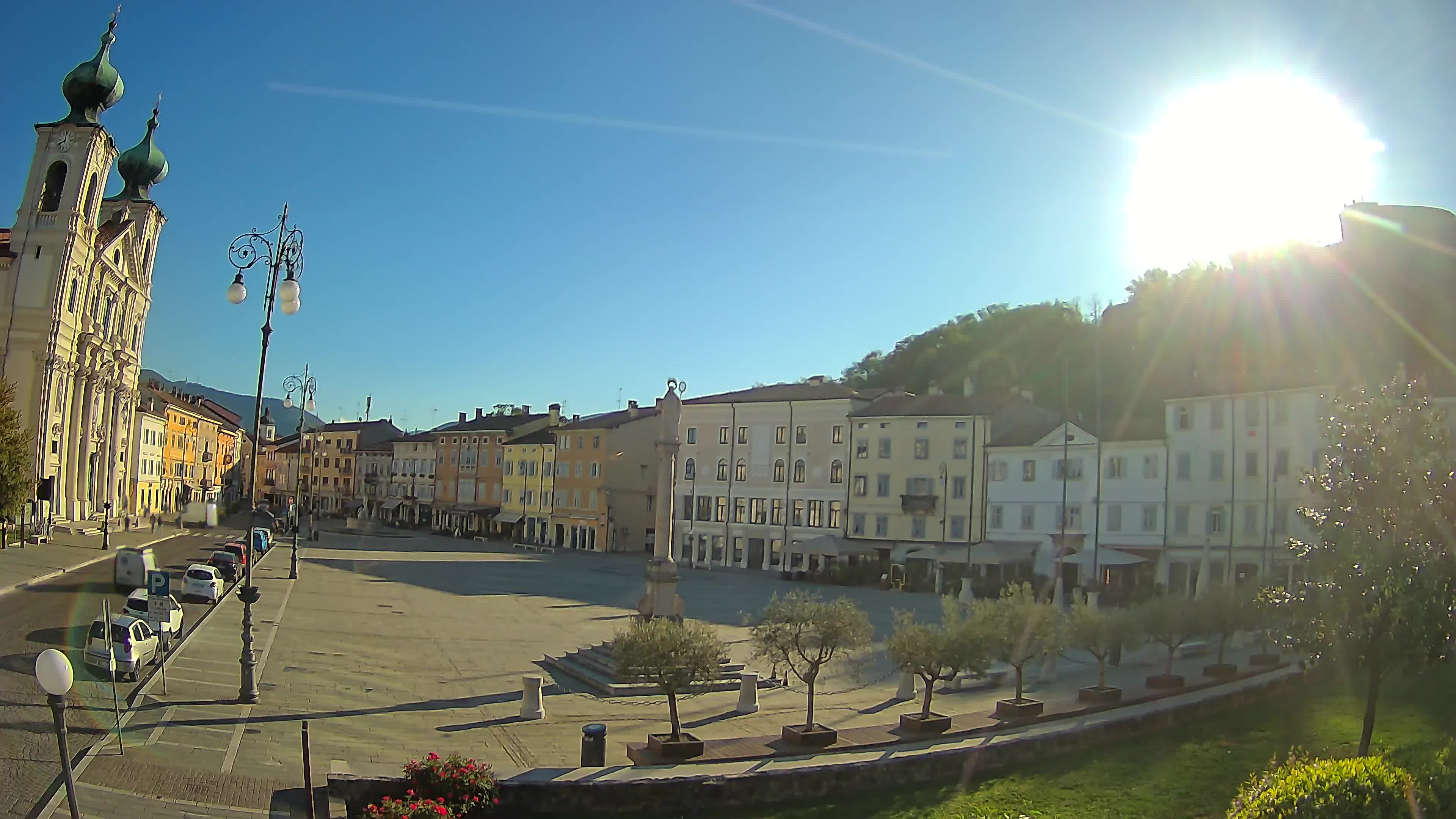 Gorizia Piazza della Vittoria e chiesa di S. Ignazio