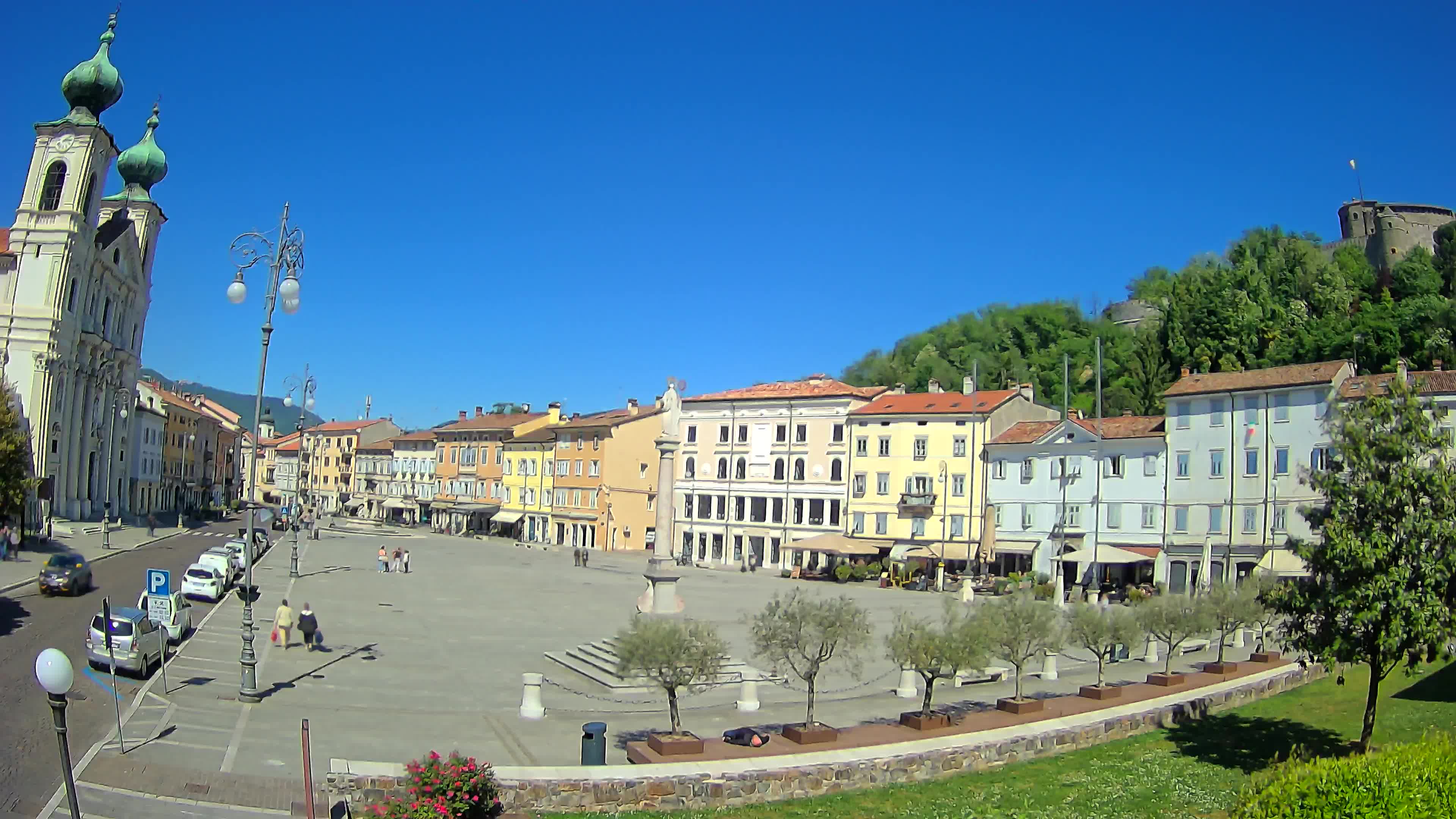 Gorizia Piazza della Vittoria e chiesa di S. Ignazio