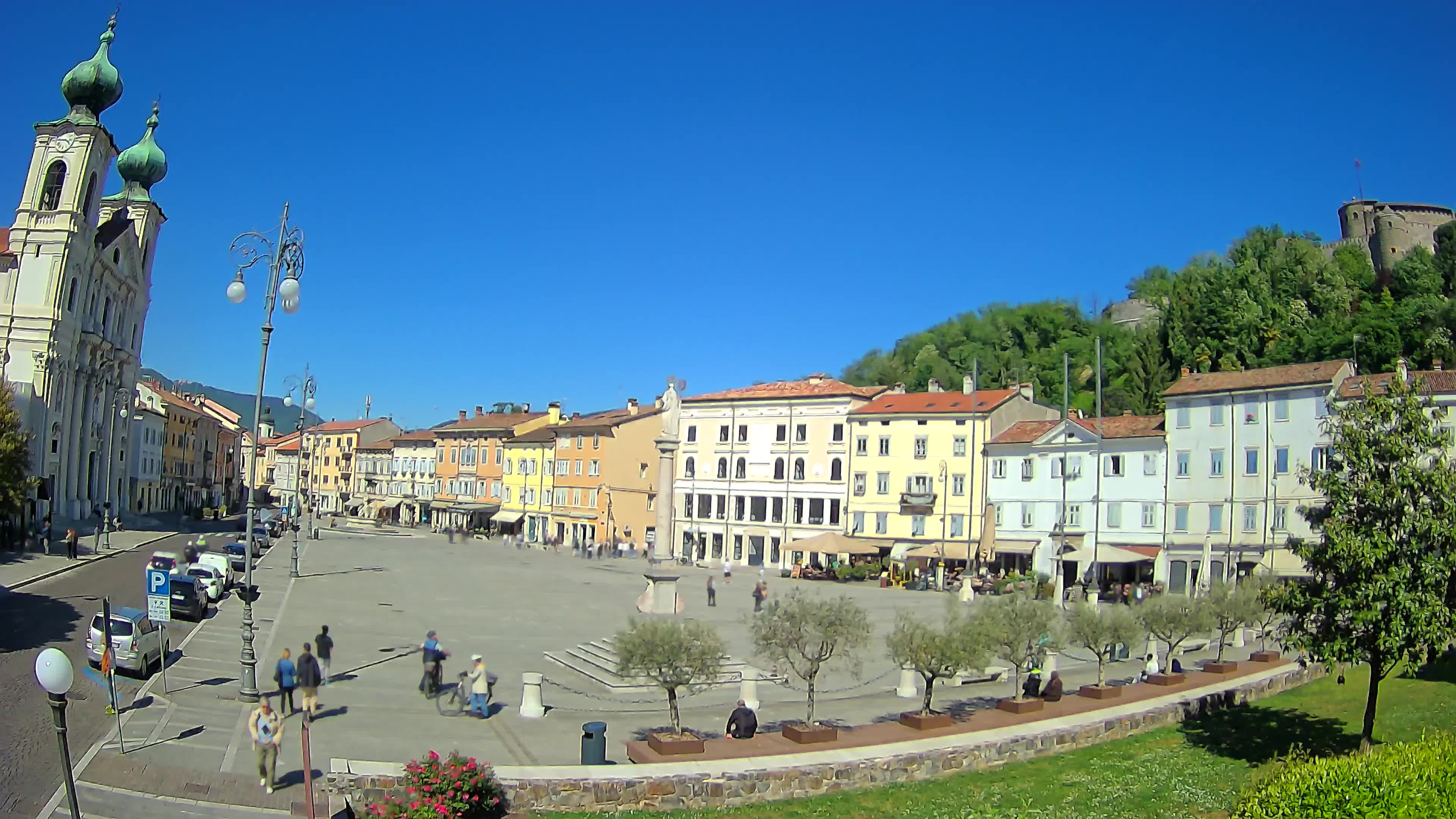 Gorizia Piazza della Vittoria e chiesa di S. Ignazio