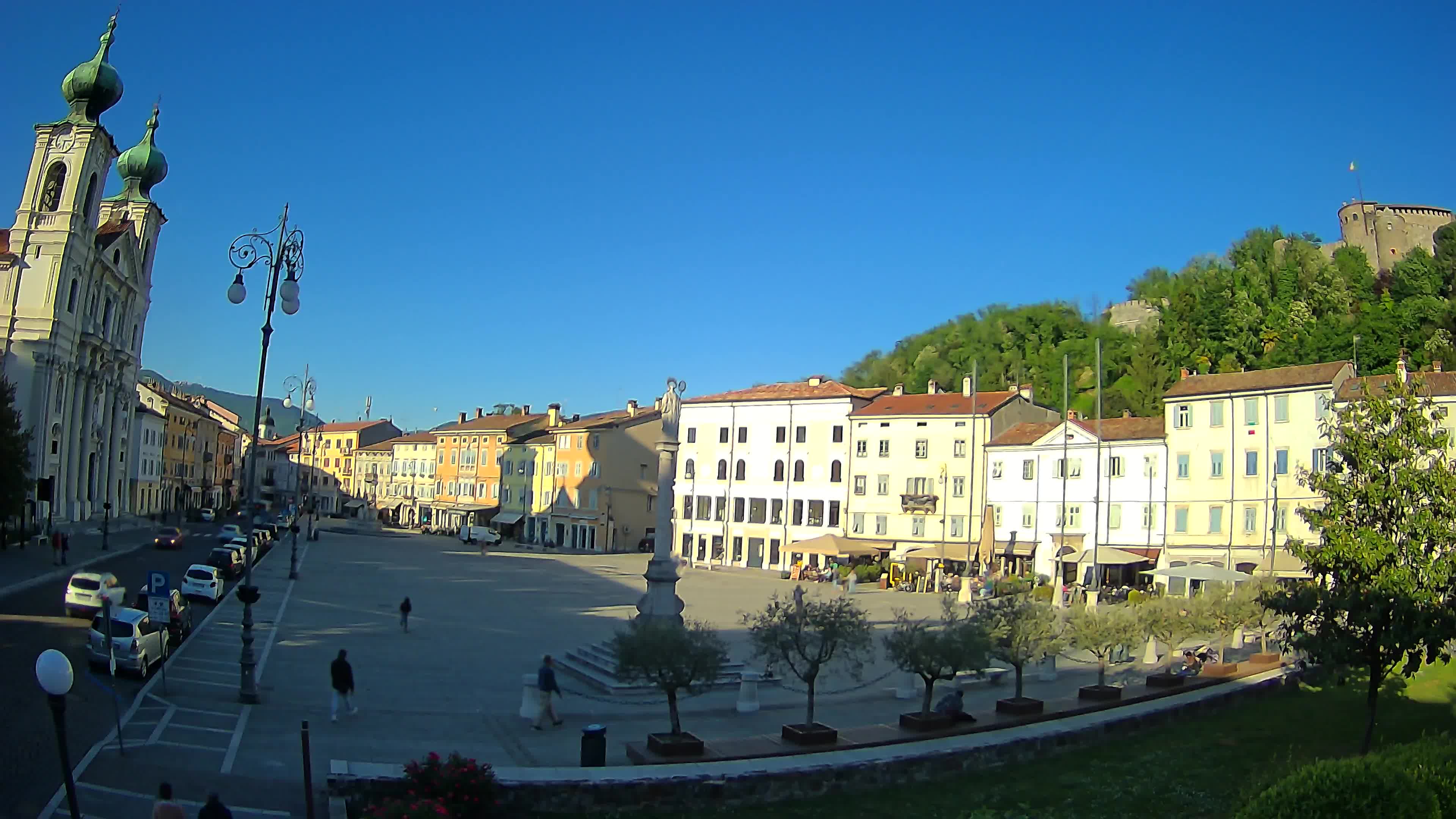Gorizia Piazza della Vittoria e chiesa di S. Ignazio