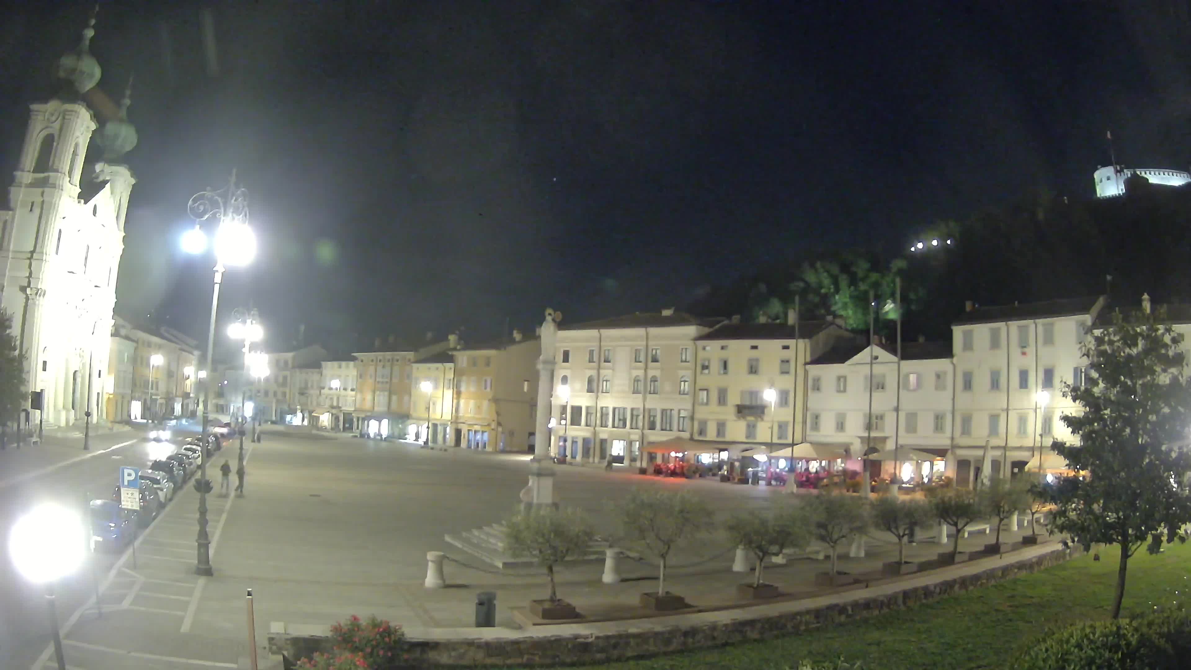 Kamera Gorica Travnik in cerkev sv. Ignacija