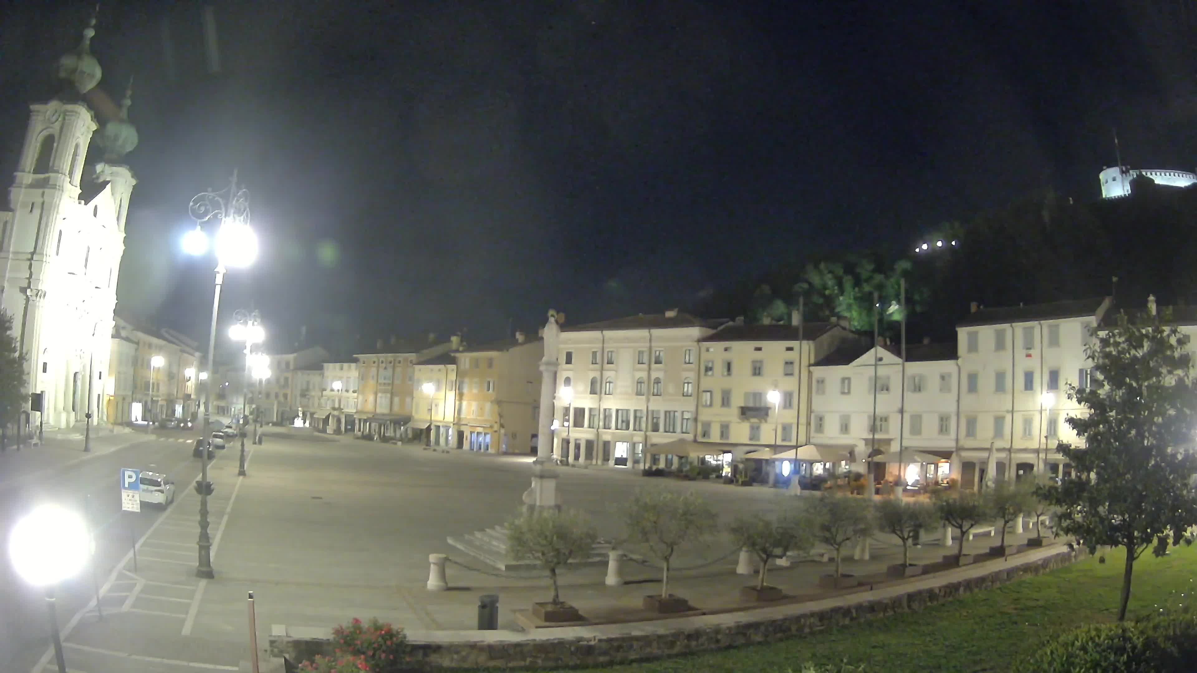 Gorizia Piazza della Vittoria e chiesa di S. Ignazio