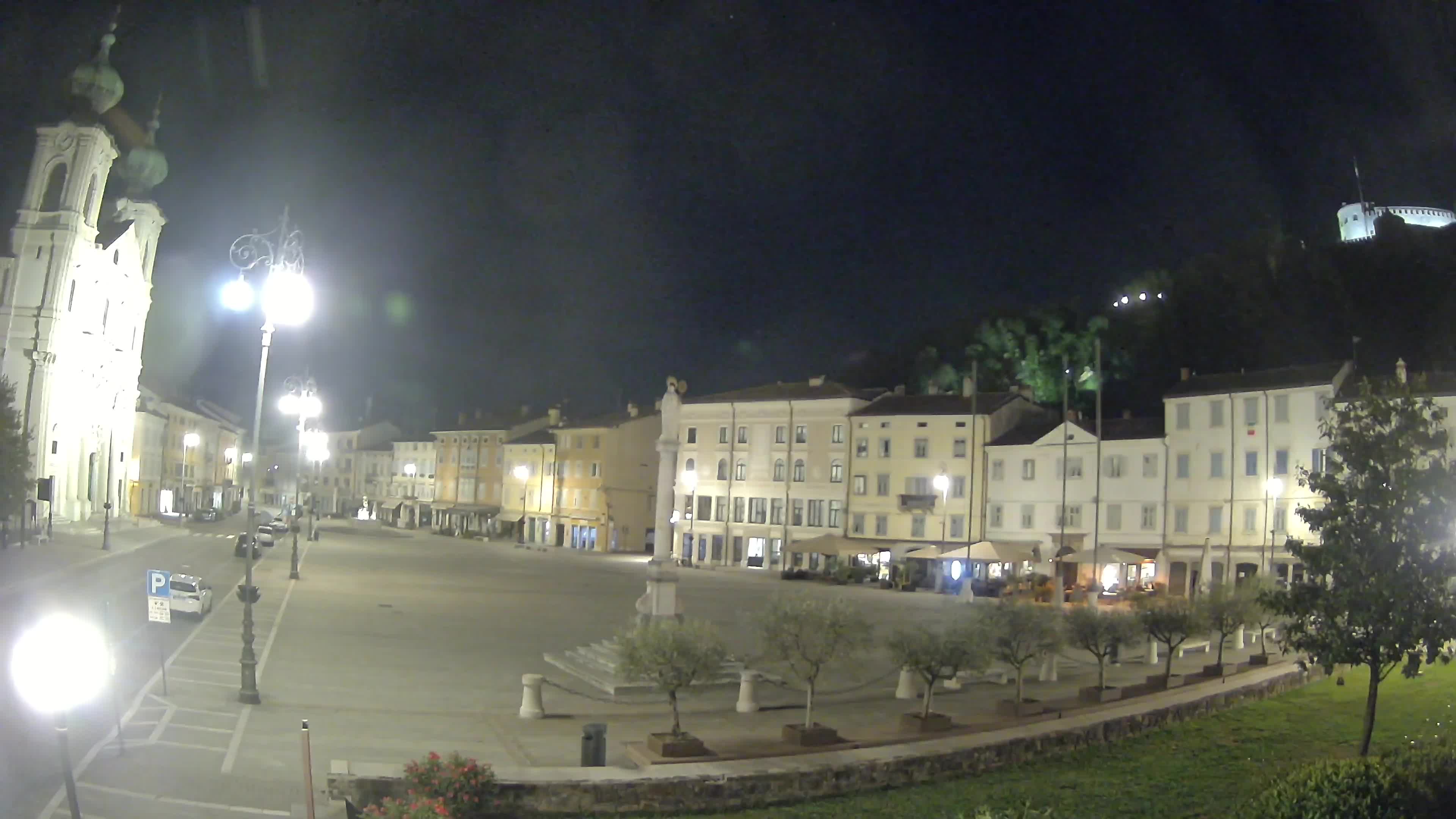 Gorizia Piazza della Vittoria e chiesa di S. Ignazio