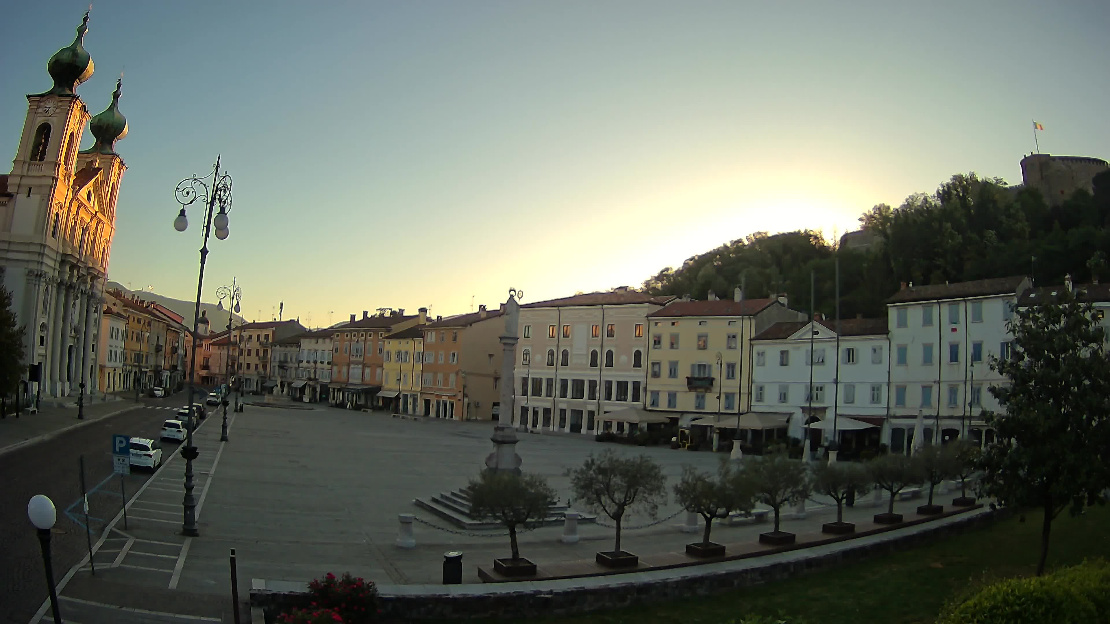 Gorizia Piazza della Vittoria e chiesa di S. Ignazio