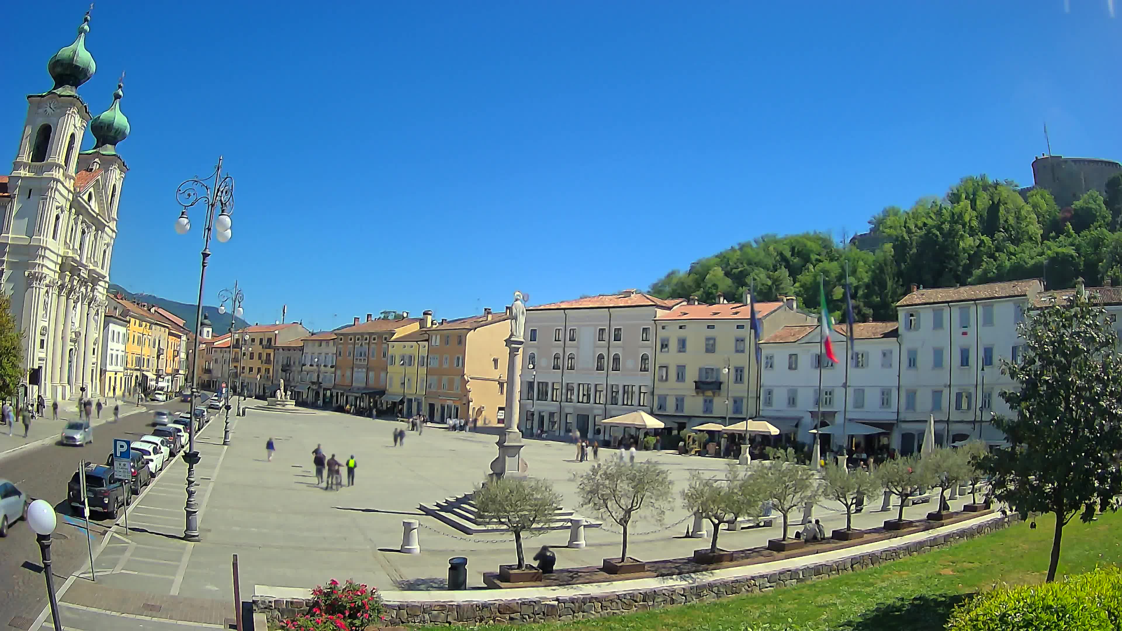 Gorizia Piazza della Vittoria e chiesa di S. Ignazio