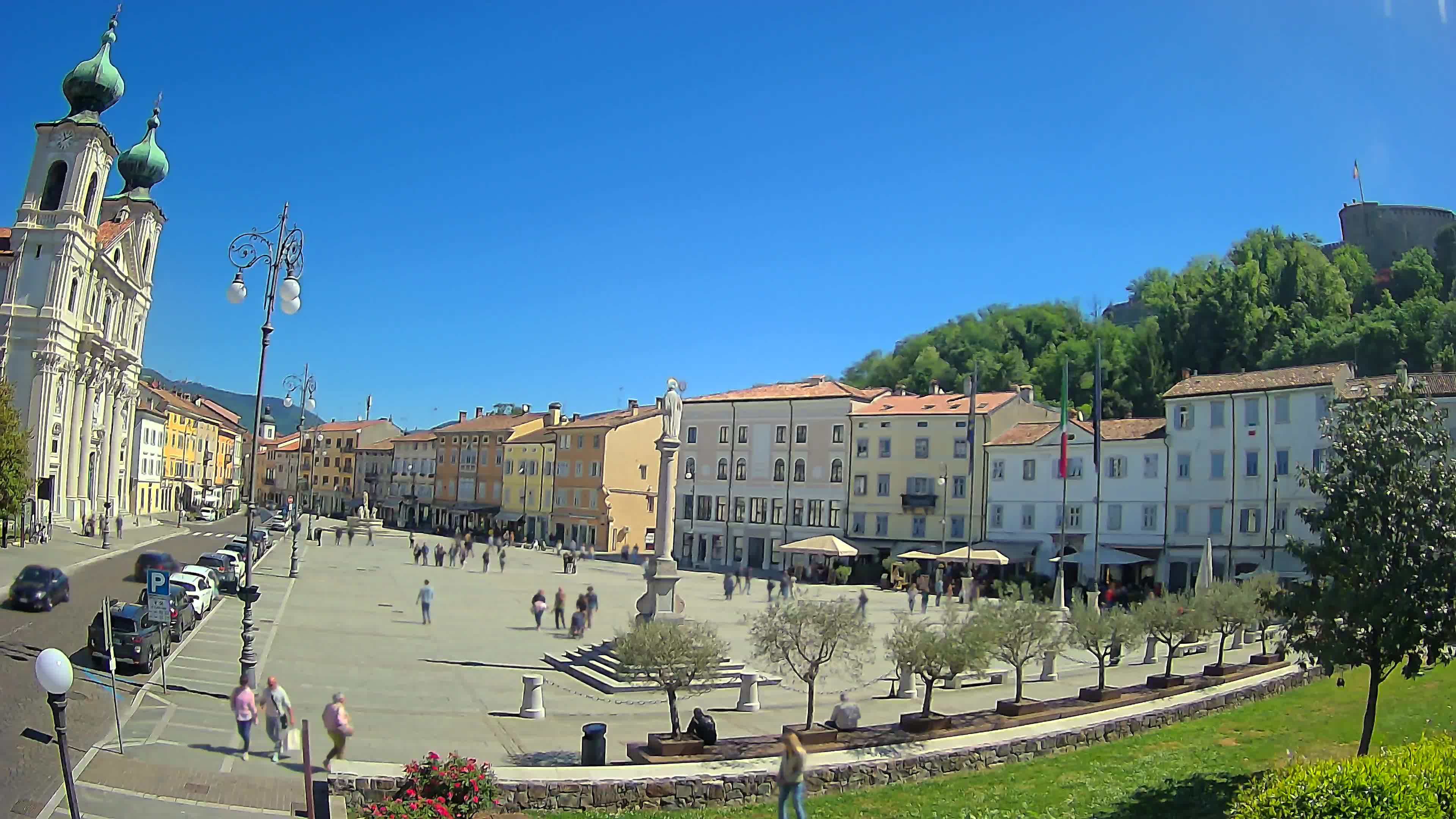 Gorizia – Plaza Vittoria – iglesia de San Pedro. Ignacio