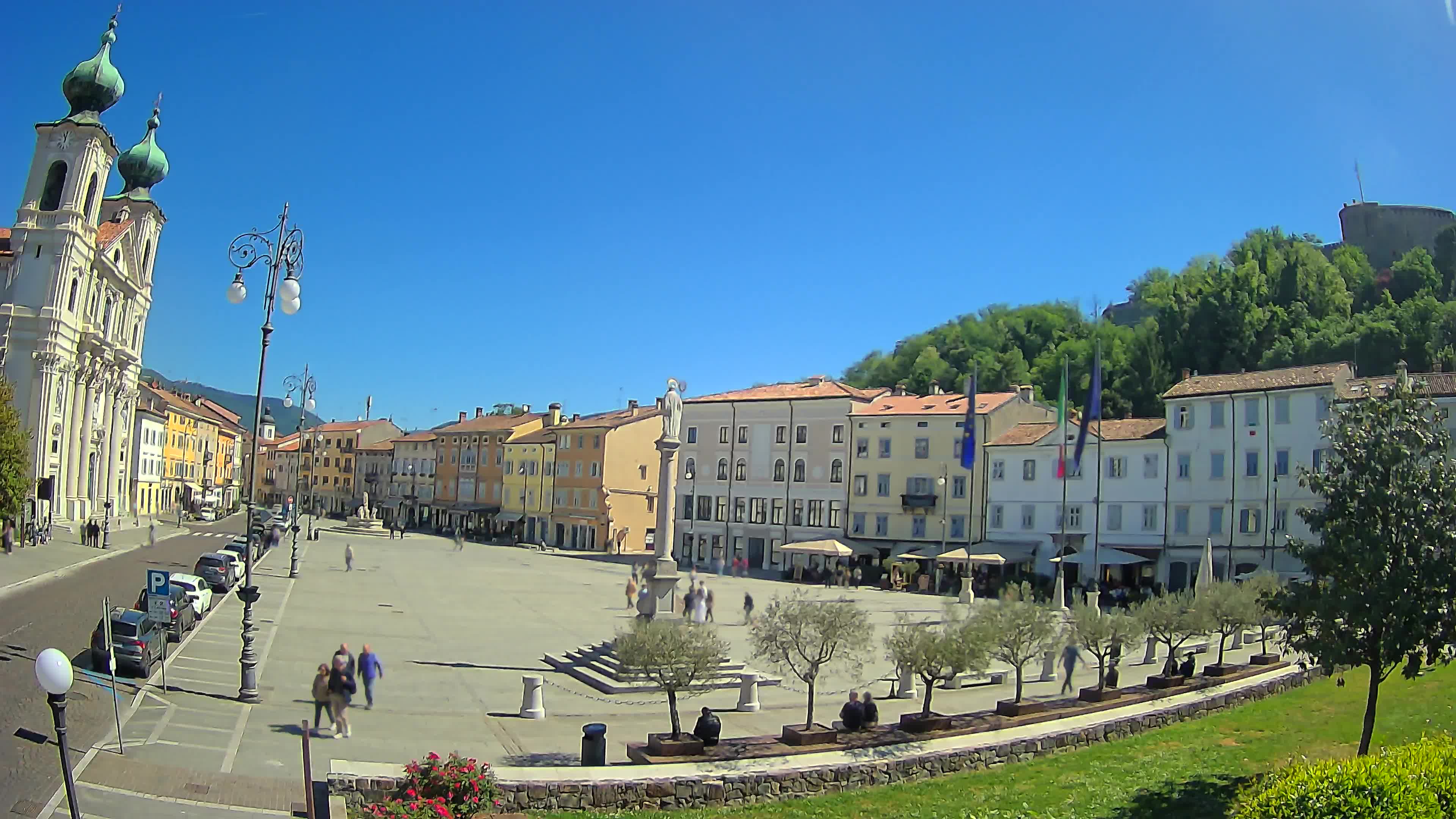 Gorizia – Plaza Vittoria – iglesia de San Pedro. Ignacio