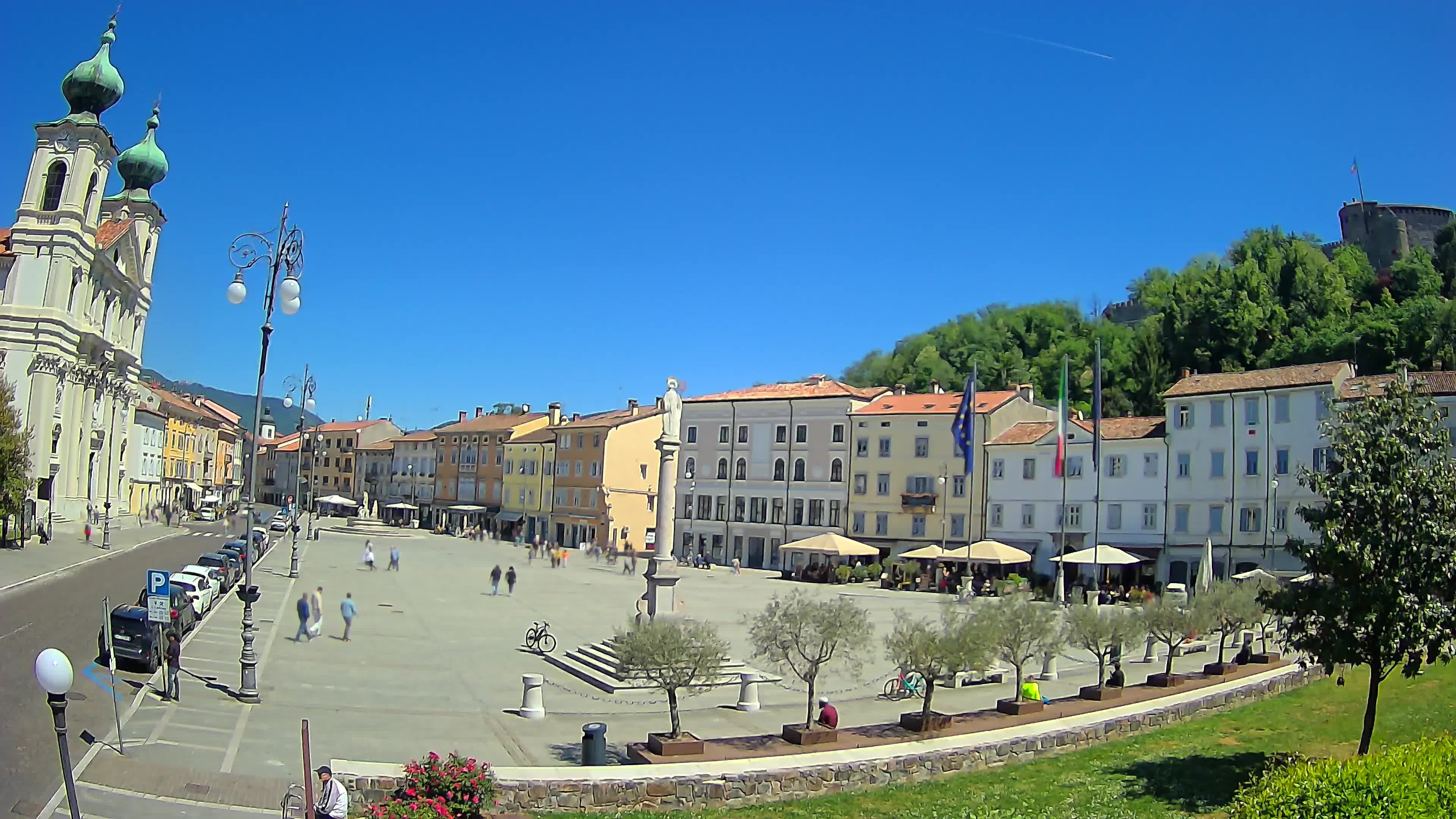Gorizia – Plaza Vittoria – iglesia de San Pedro. Ignacio