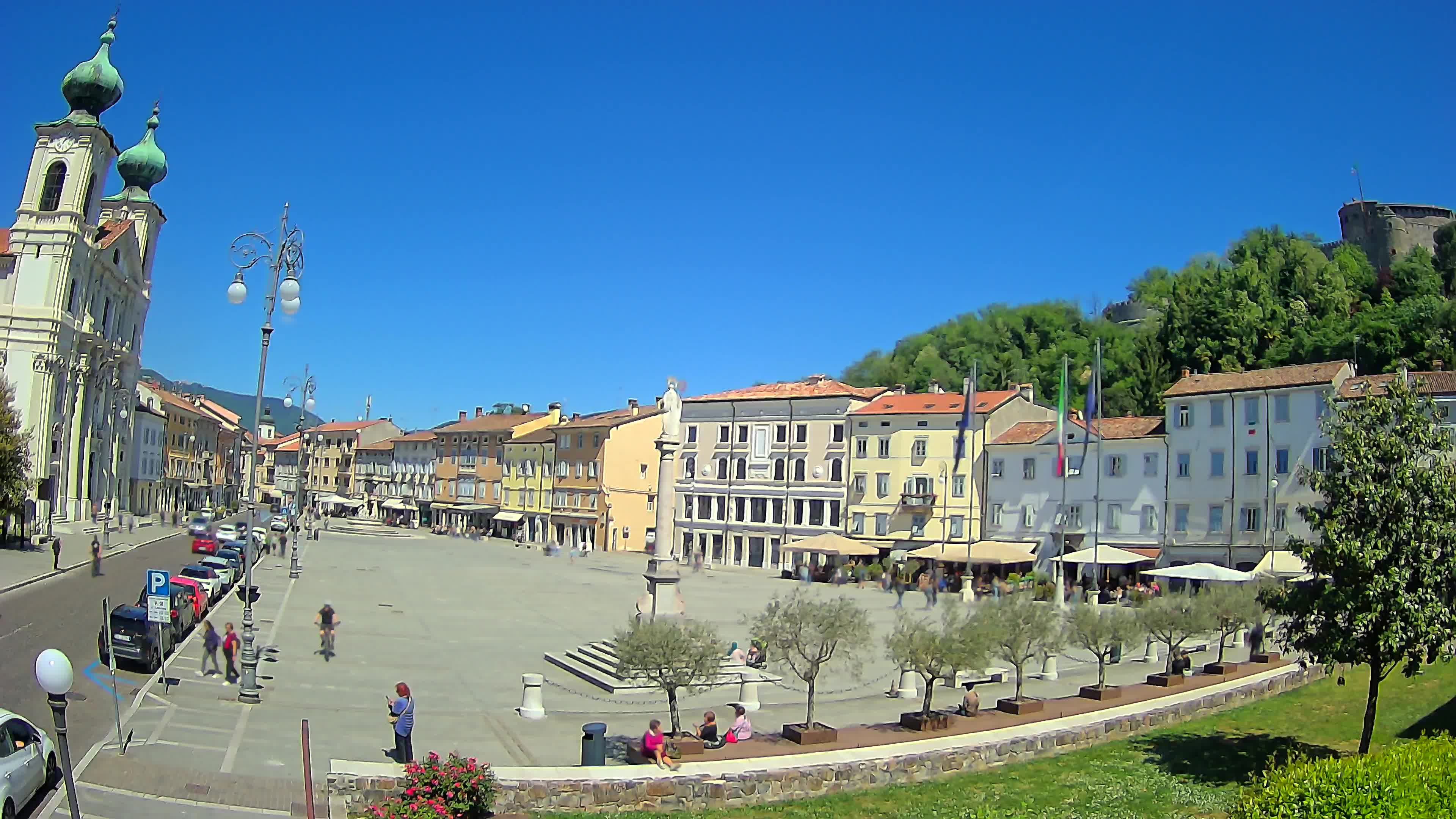 Gorizia – Plaza Vittoria – iglesia de San Pedro. Ignacio
