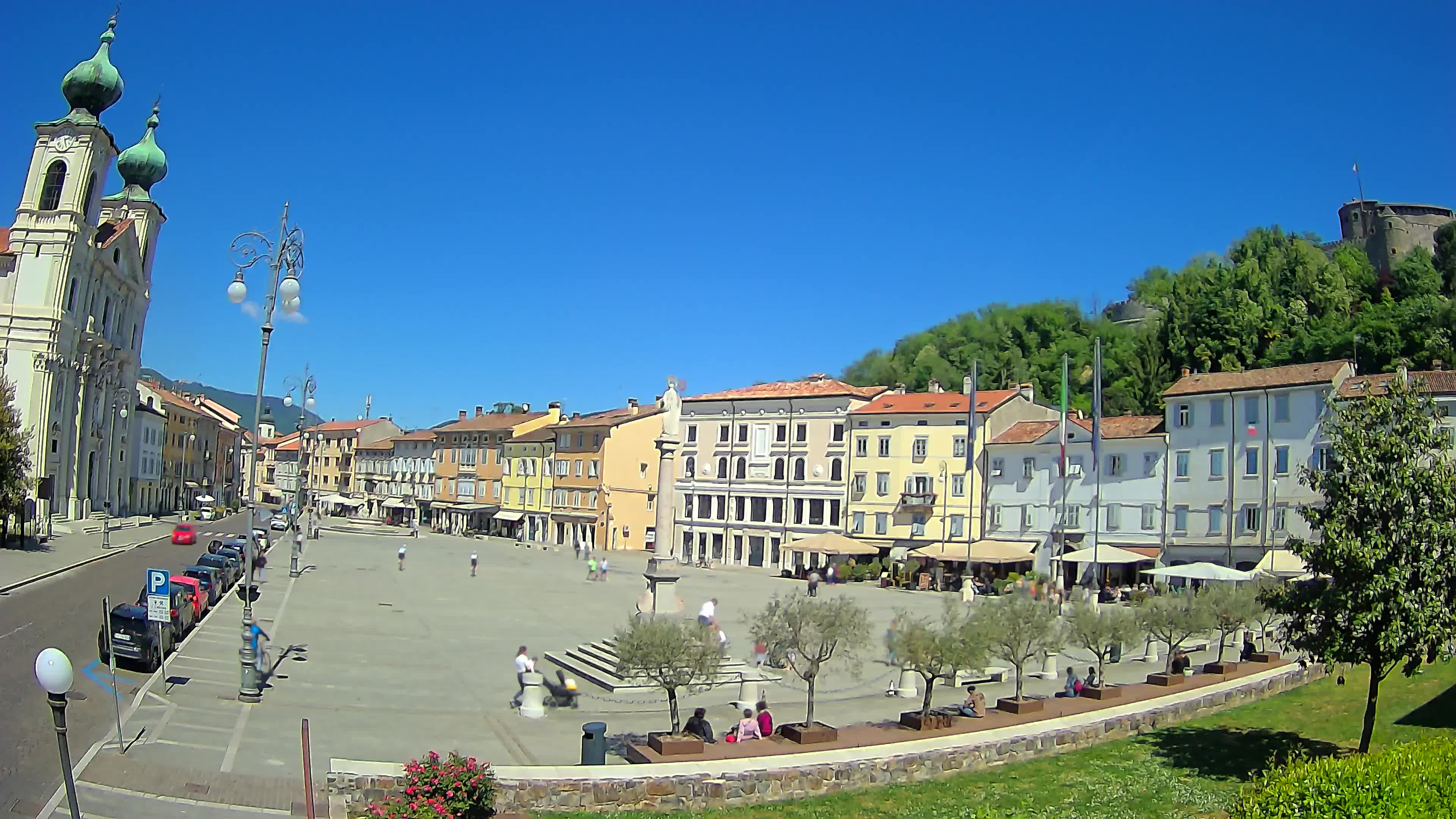 Gorizia – Plaza Vittoria – iglesia de San Pedro. Ignacio