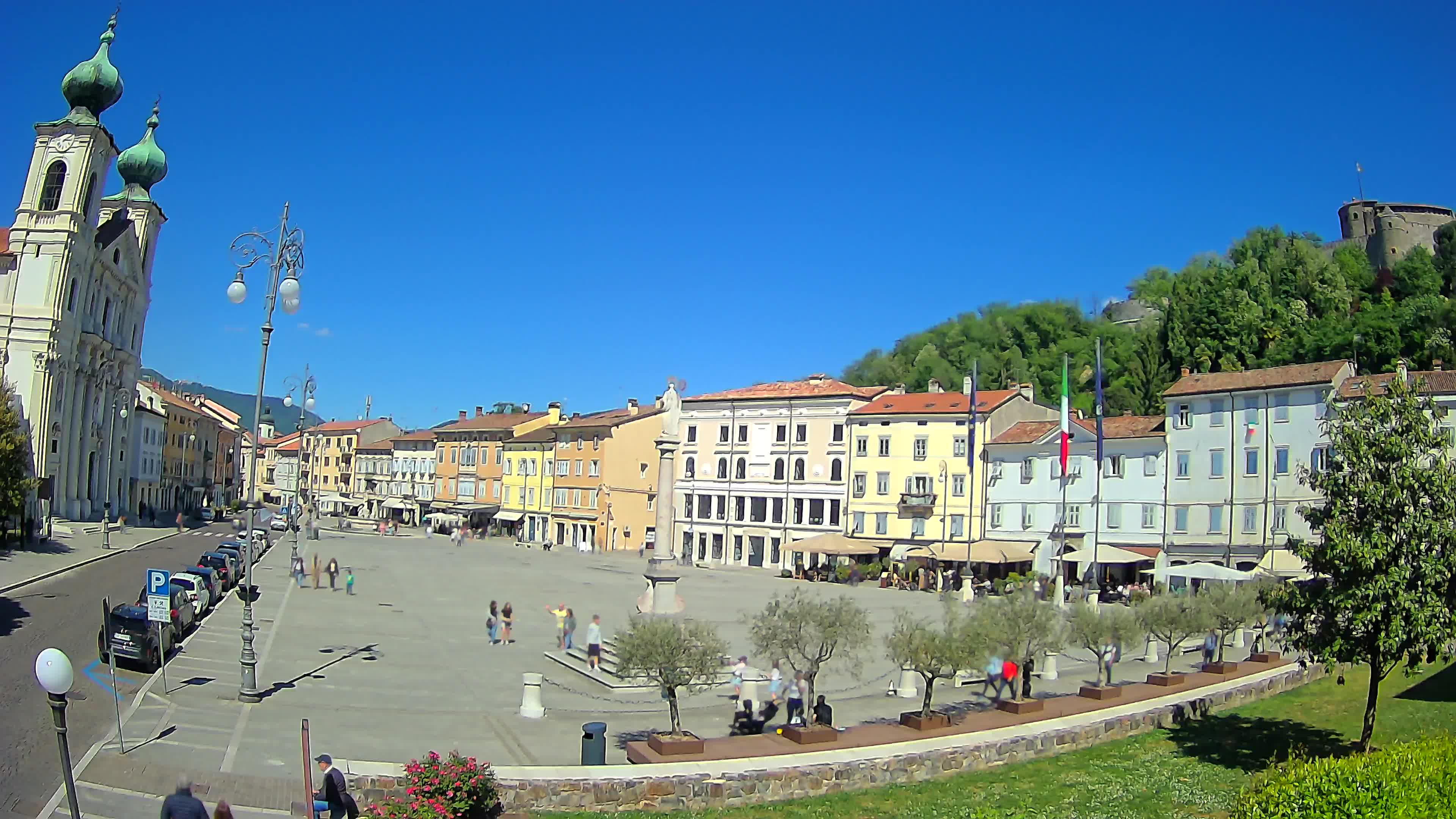 Gorizia – Plaza Vittoria – iglesia de San Pedro. Ignacio