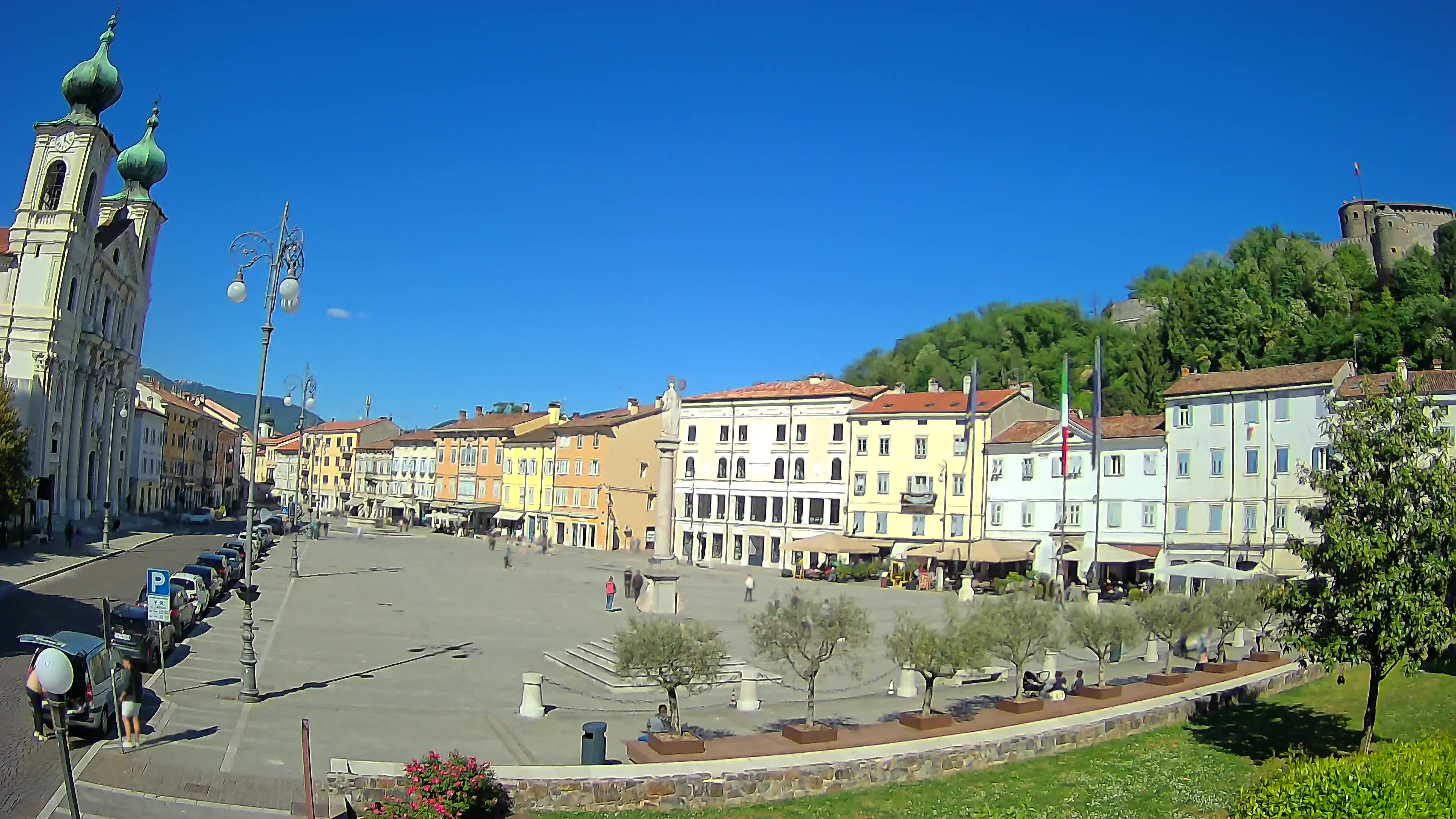 Gorizia Piazza della Vittoria e chiesa di S. Ignazio