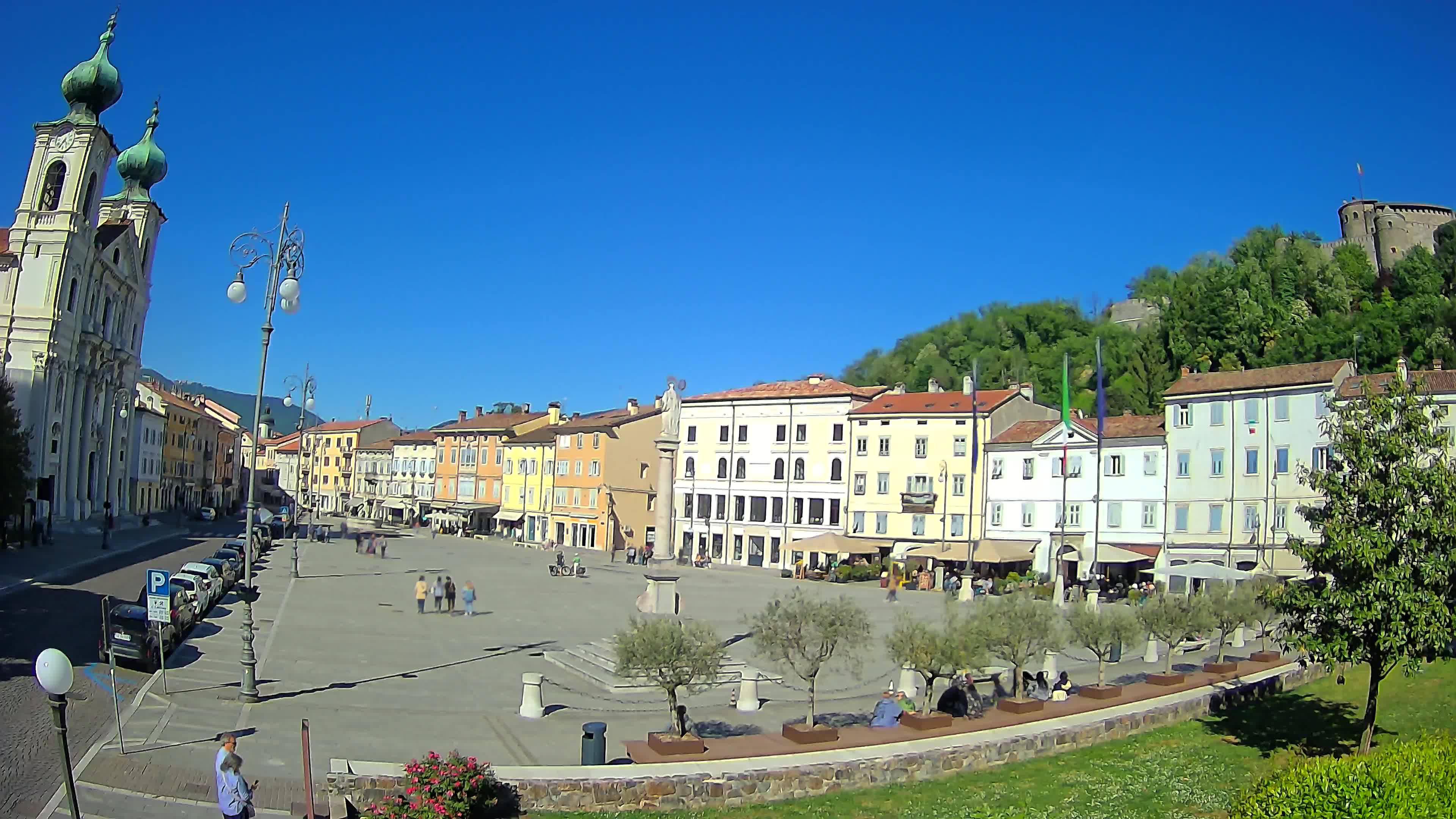 Gorizia Piazza della Vittoria e chiesa di S. Ignazio