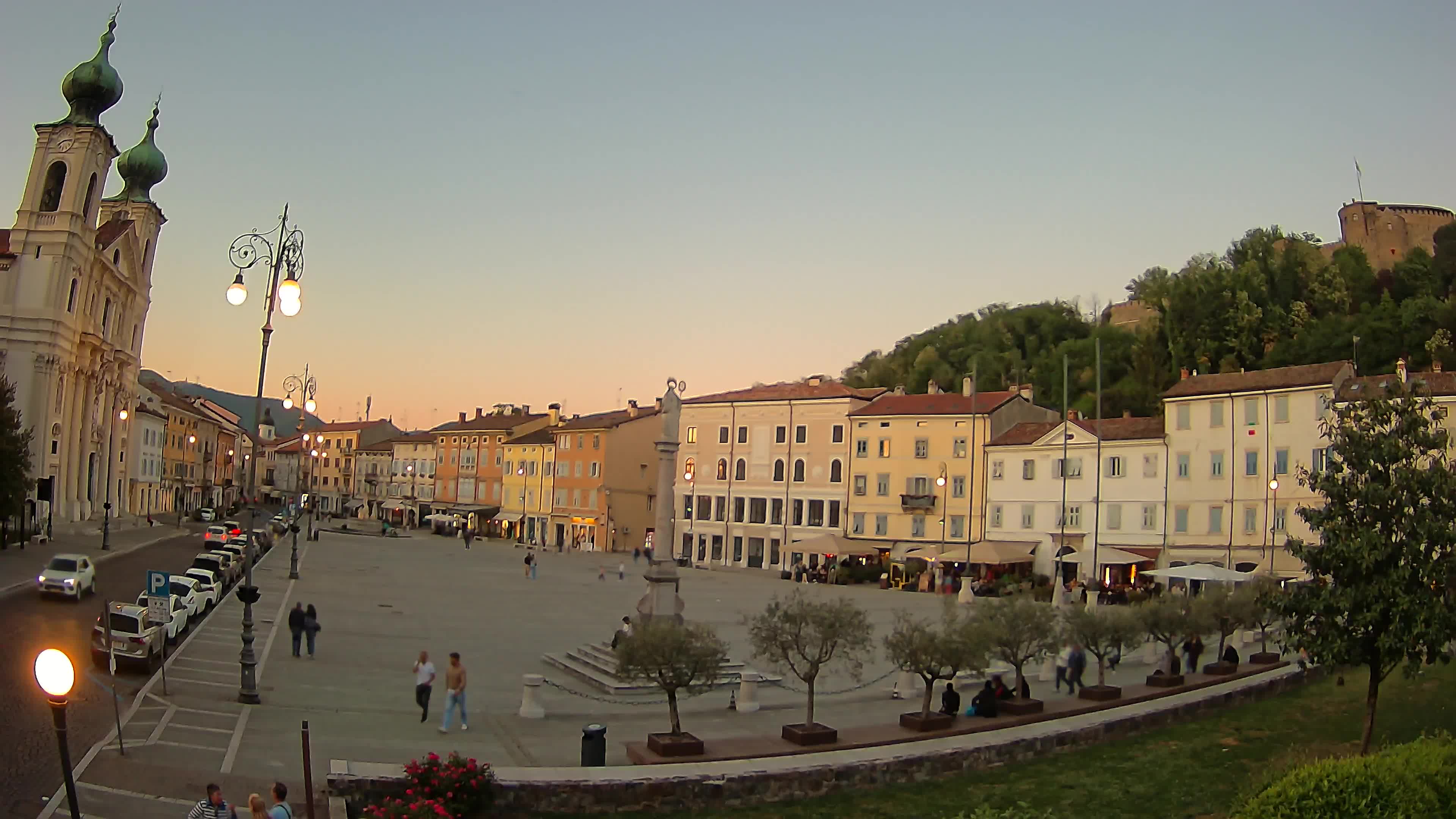 Gorizia – Plaza Vittoria – iglesia de San Pedro. Ignacio