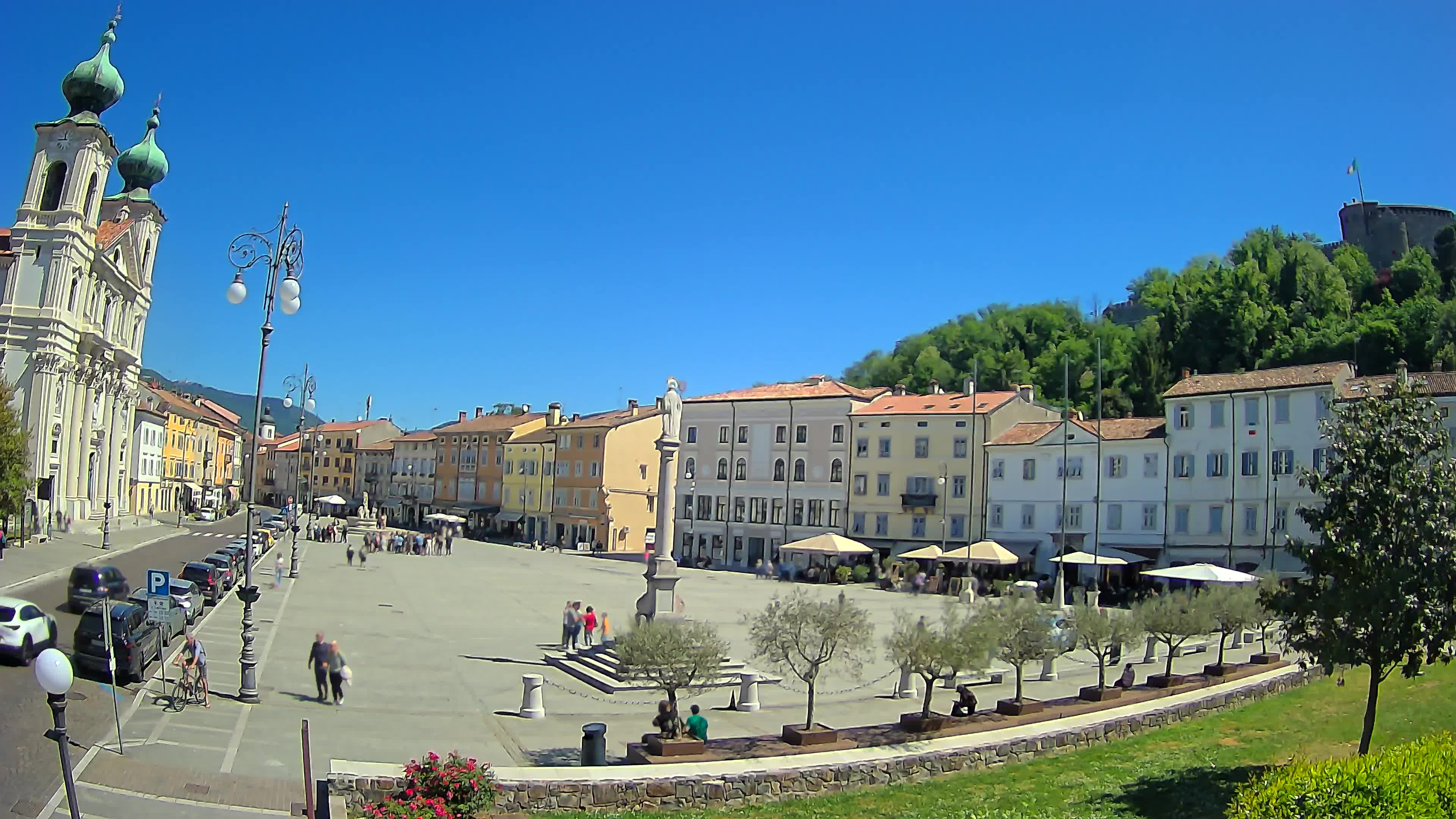 Gorizia Piazza della Vittoria e chiesa di S. Ignazio