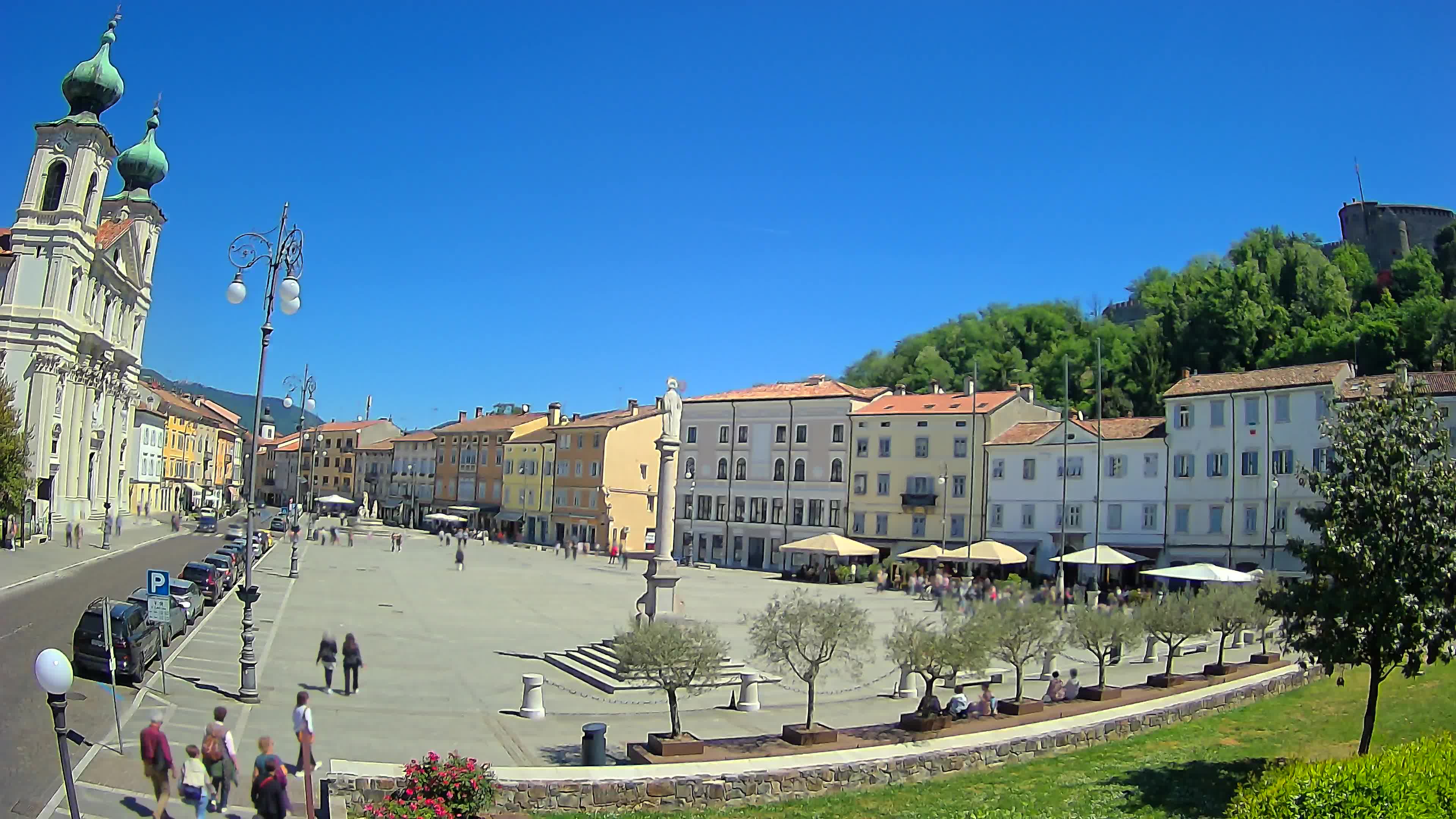 Gorizia – Plaza Vittoria – iglesia de San Pedro. Ignacio