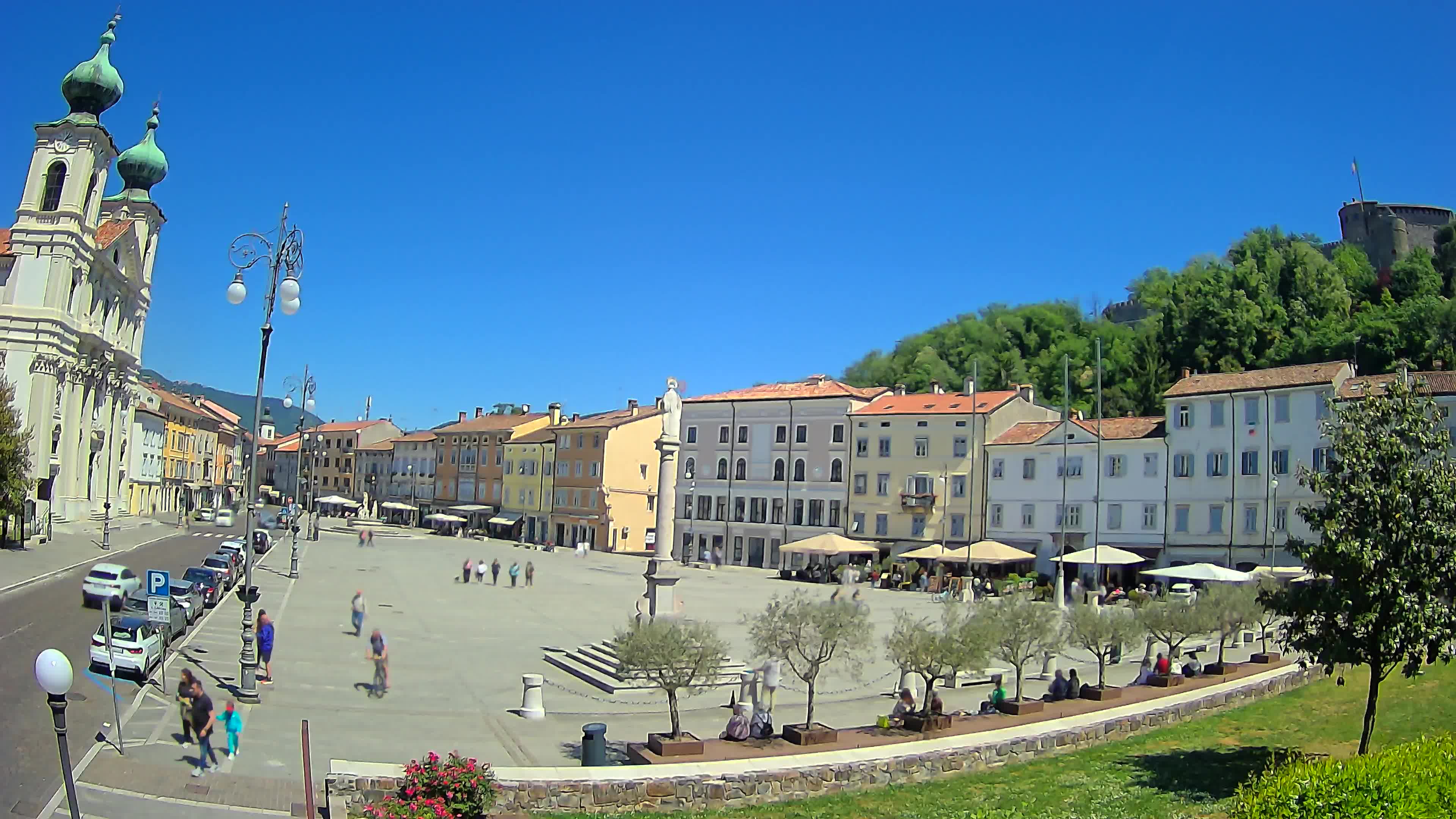 Gorizia Piazza della Vittoria e chiesa di S. Ignazio