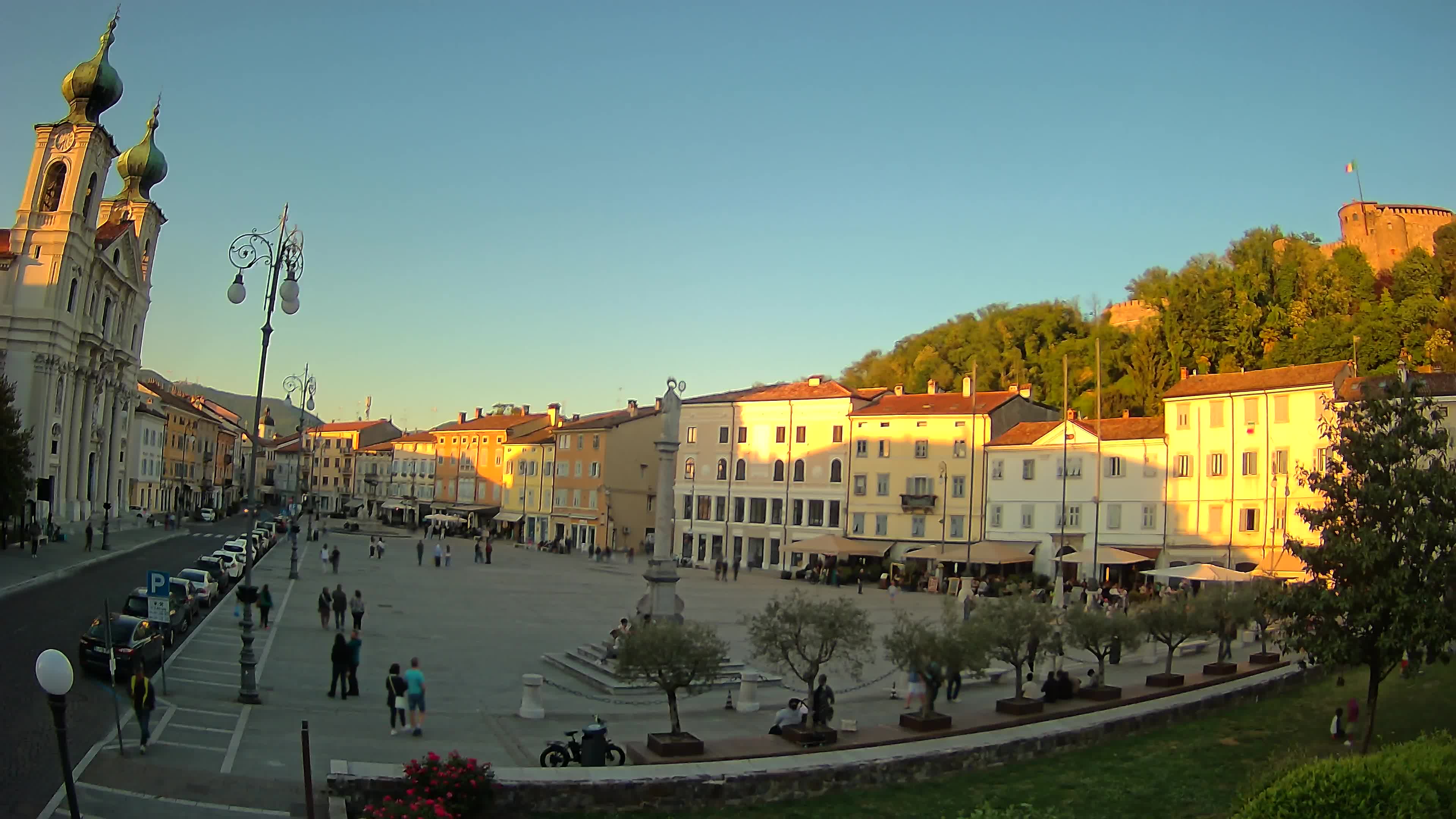 Gorizia Piazza della Vittoria e chiesa di S. Ignazio