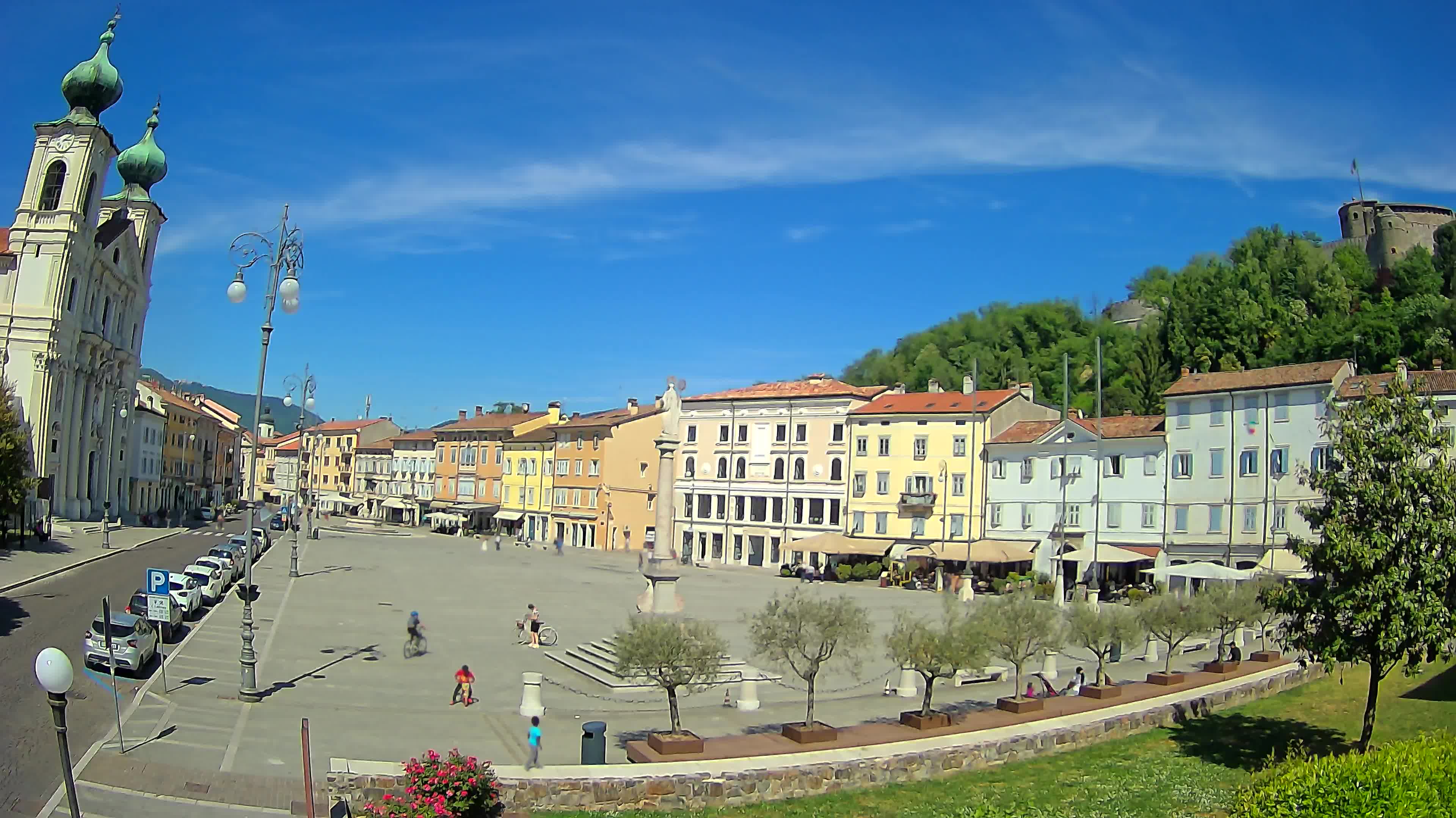Gorizia Piazza della Vittoria e chiesa di S. Ignazio
