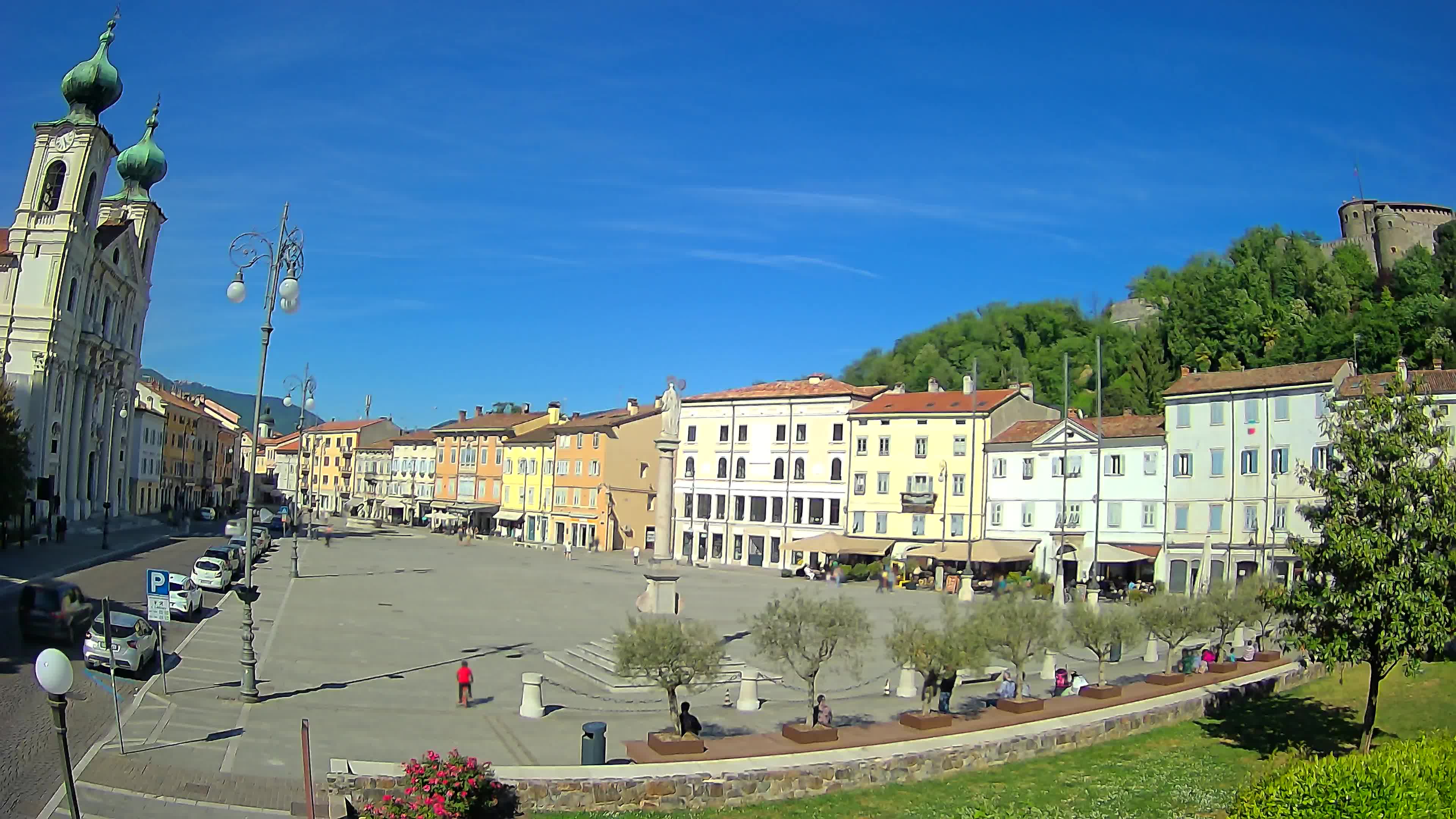 Gorizia Piazza della Vittoria e chiesa di S. Ignazio