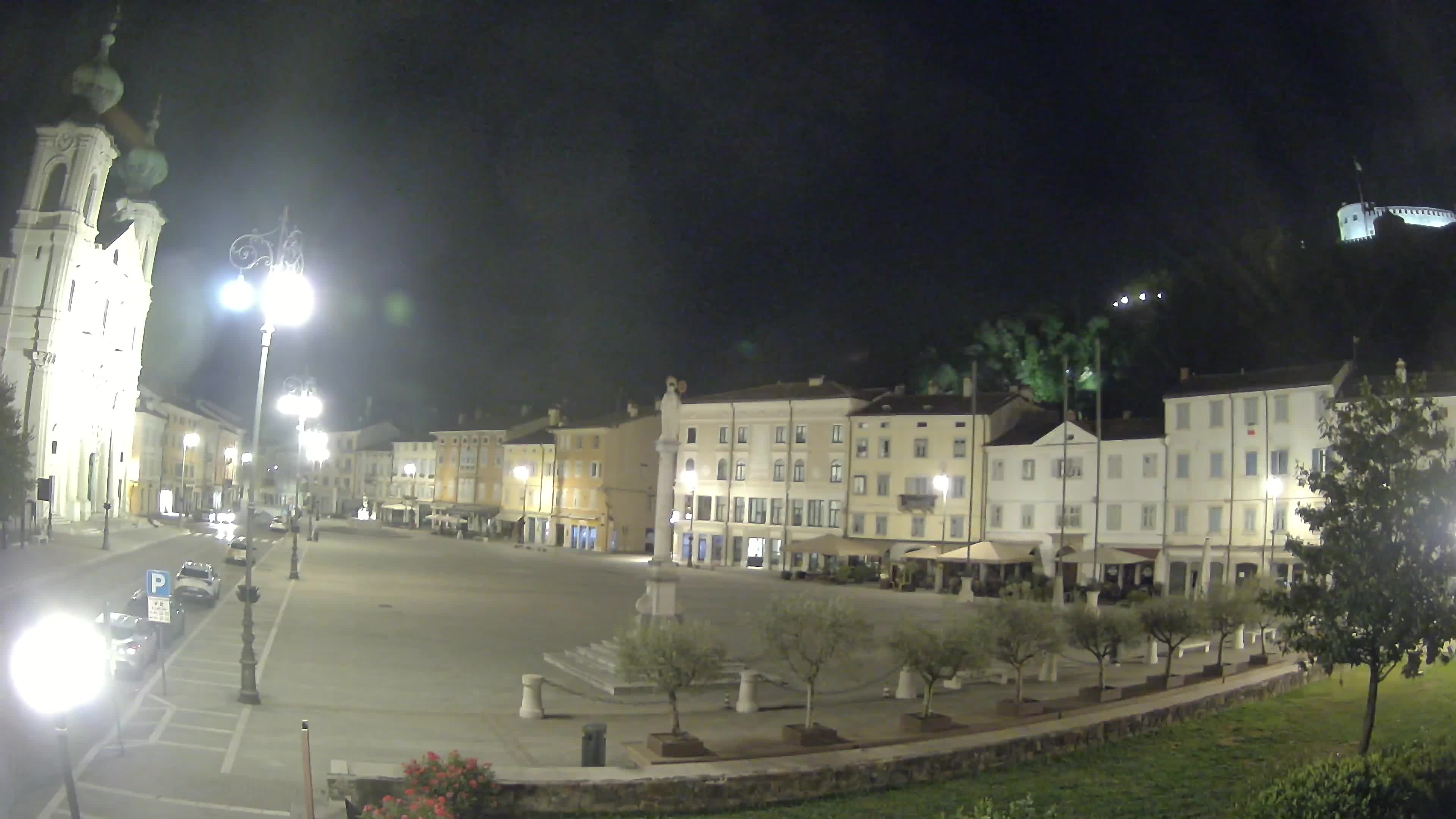 Gorizia Piazza della Vittoria e chiesa di S. Ignazio