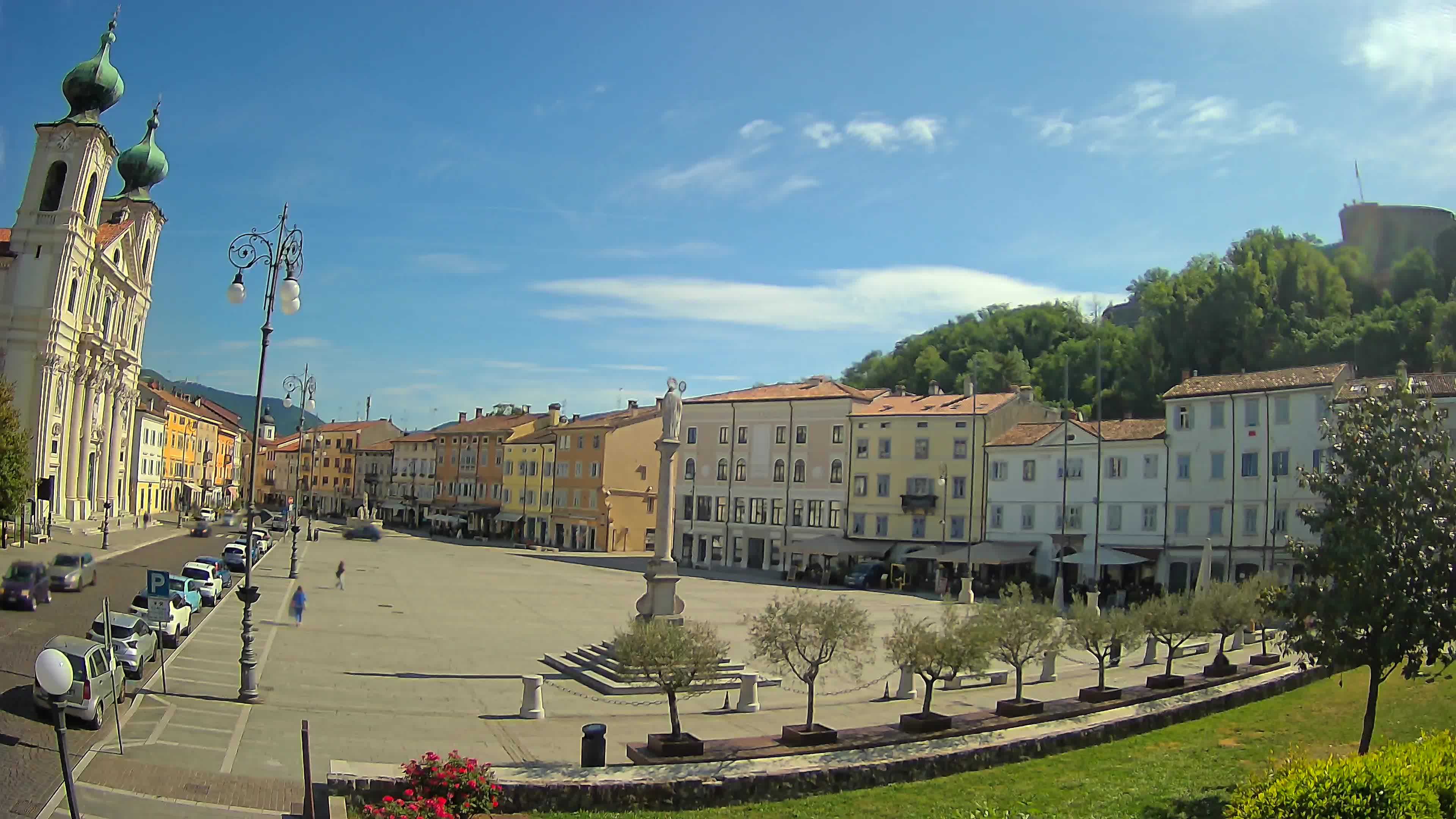 Gorizia Piazza della Vittoria e chiesa di S. Ignazio