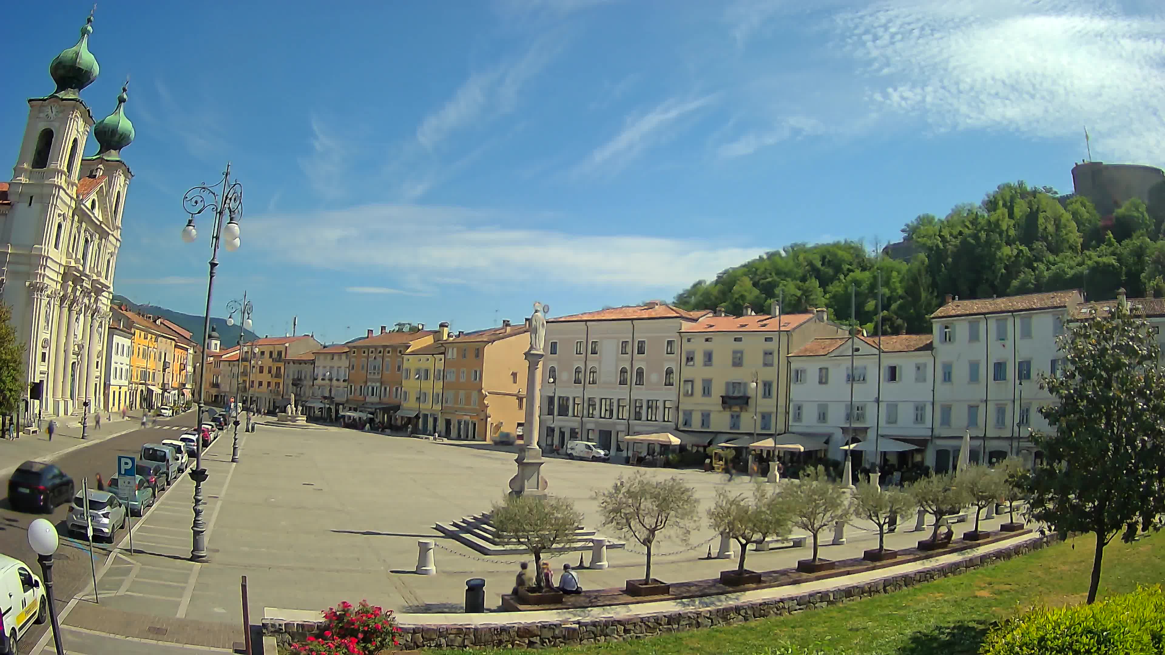 Gorizia Piazza della Vittoria e chiesa di S. Ignazio