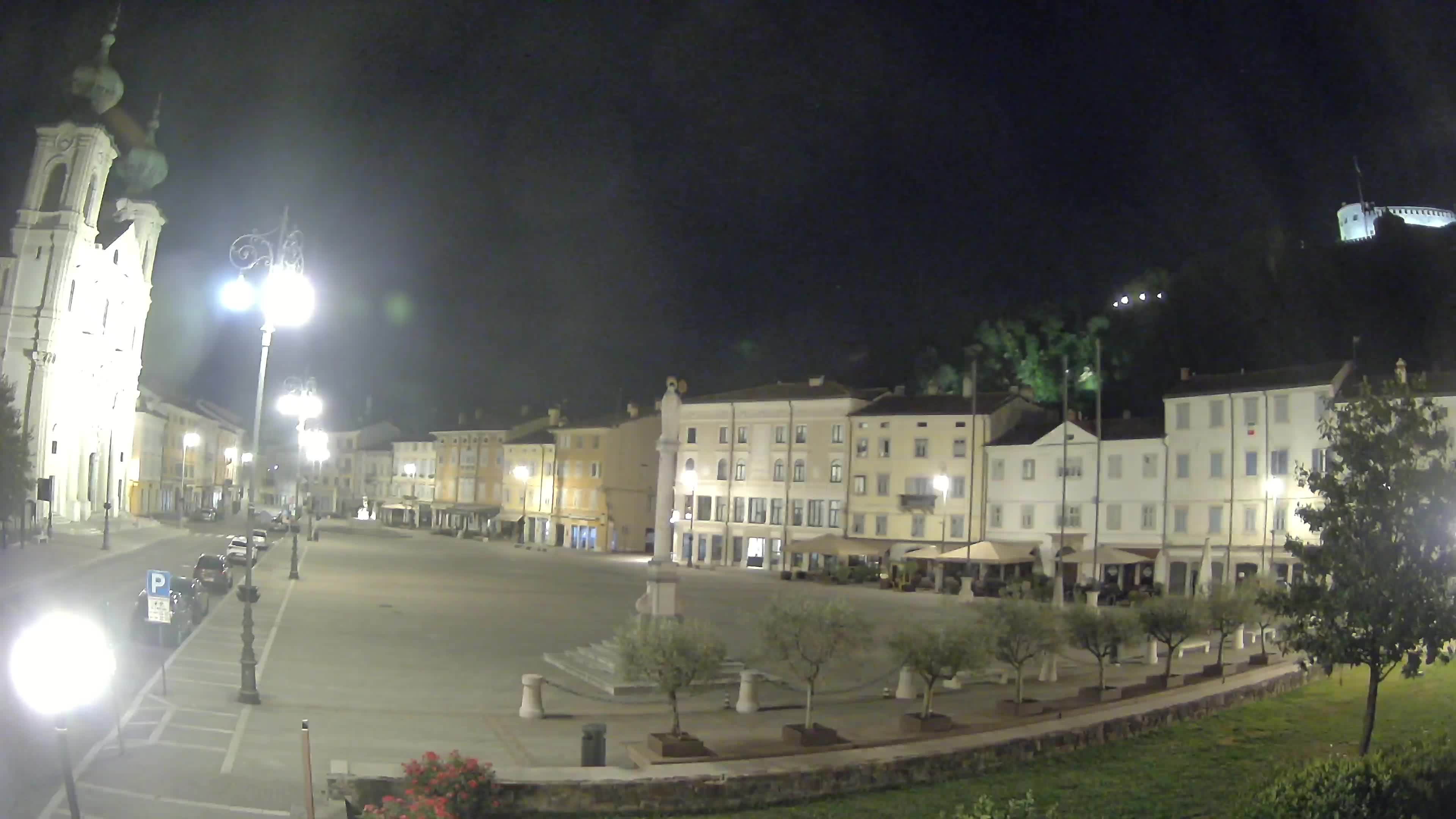 Gorizia Piazza della Vittoria e chiesa di S. Ignazio