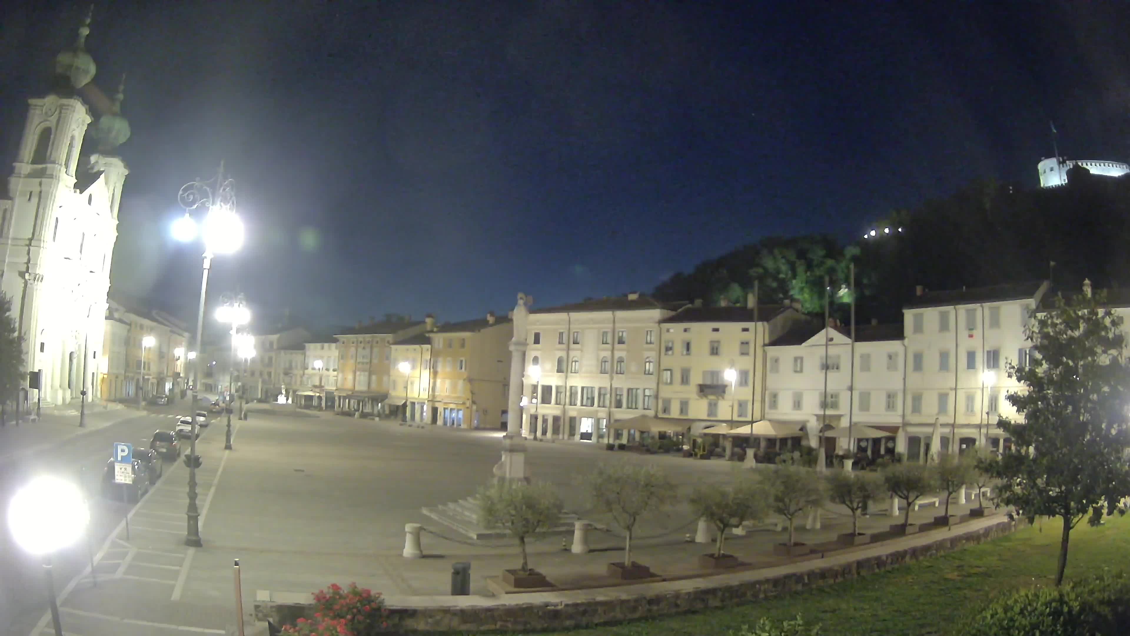 Gorizia Piazza della Vittoria e chiesa di S. Ignazio
