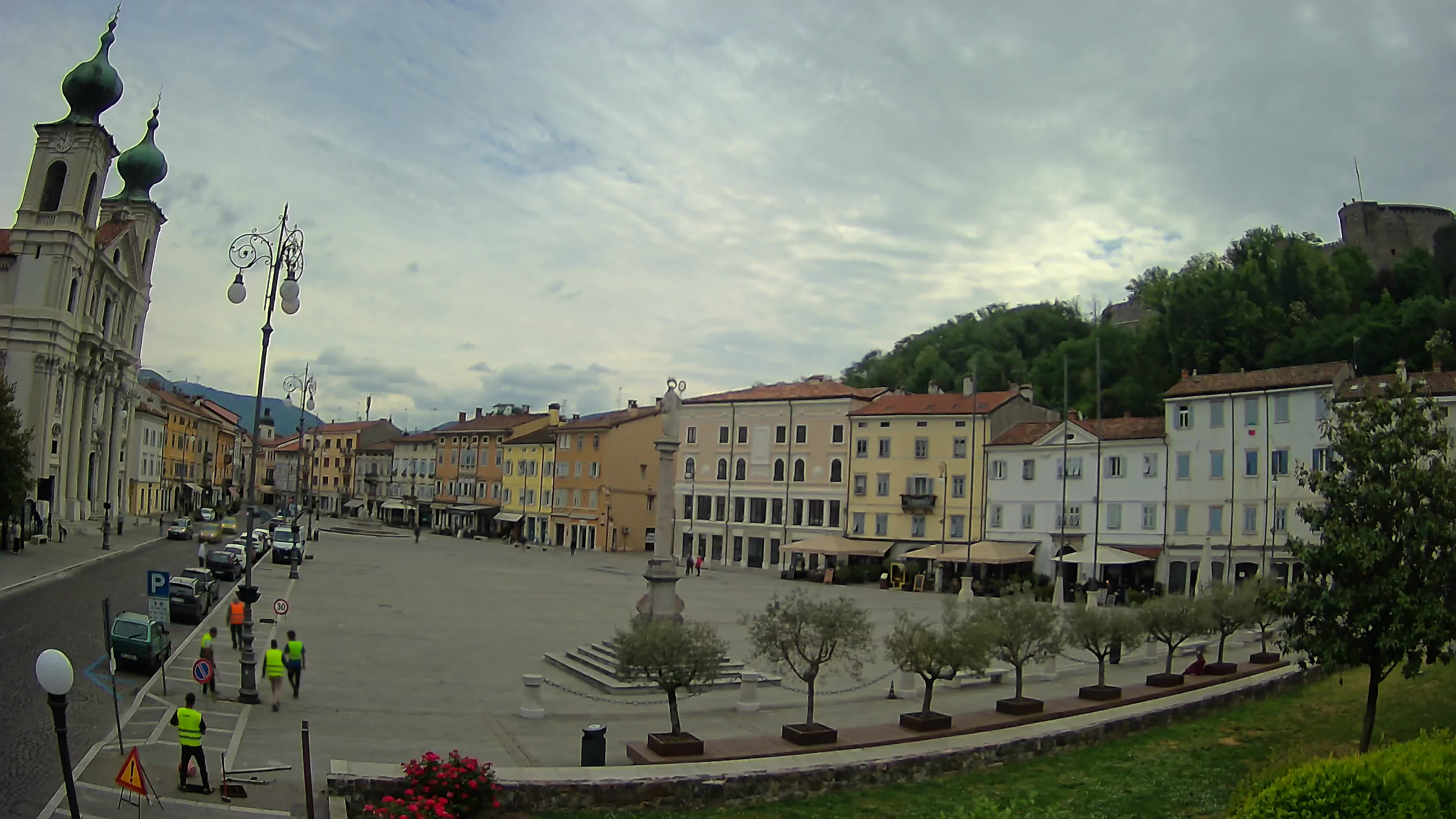 Gorizia Piazza della Vittoria e chiesa di S. Ignazio