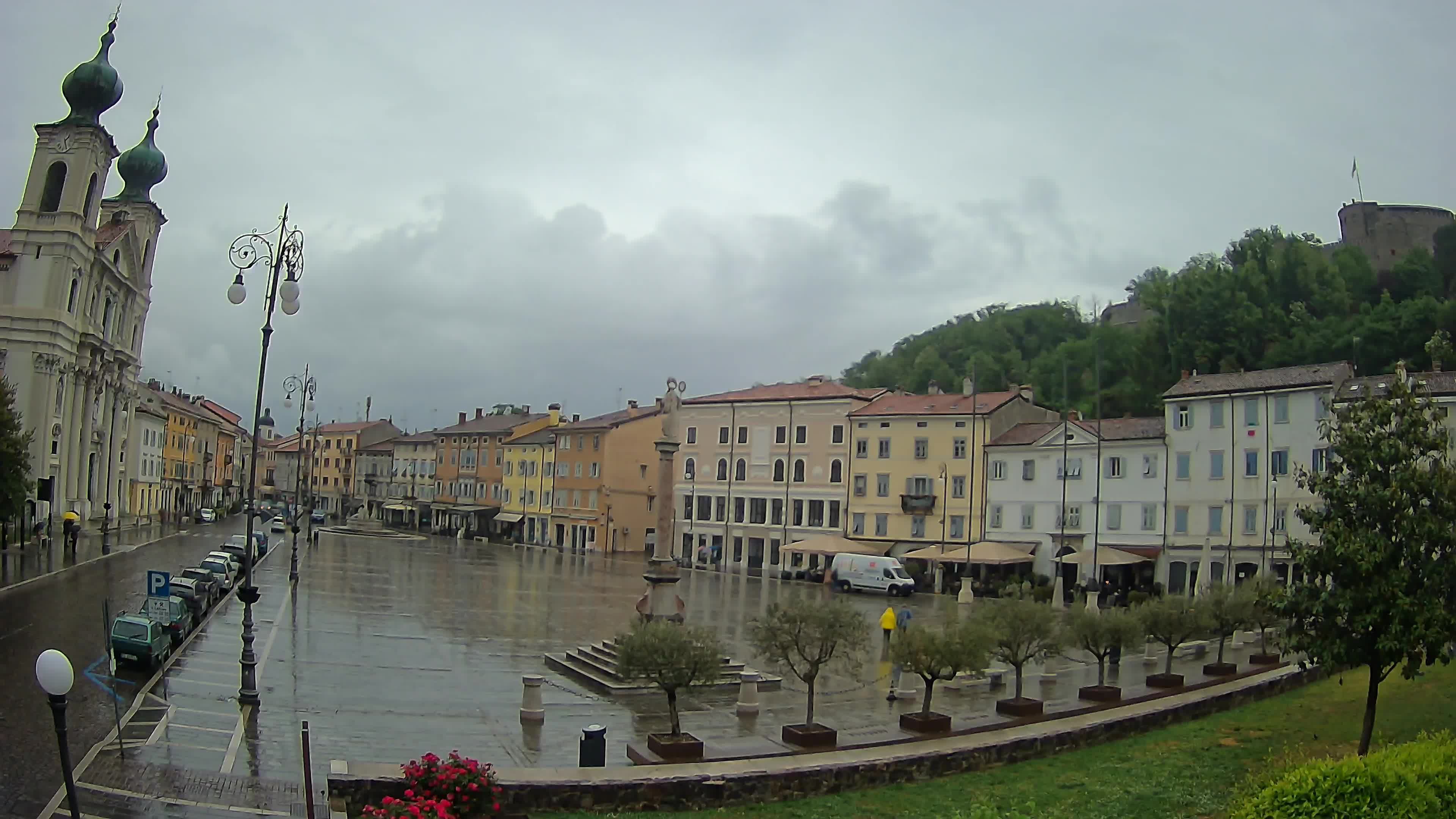 Gorizia – Plaza Vittoria – iglesia de San Pedro. Ignacio