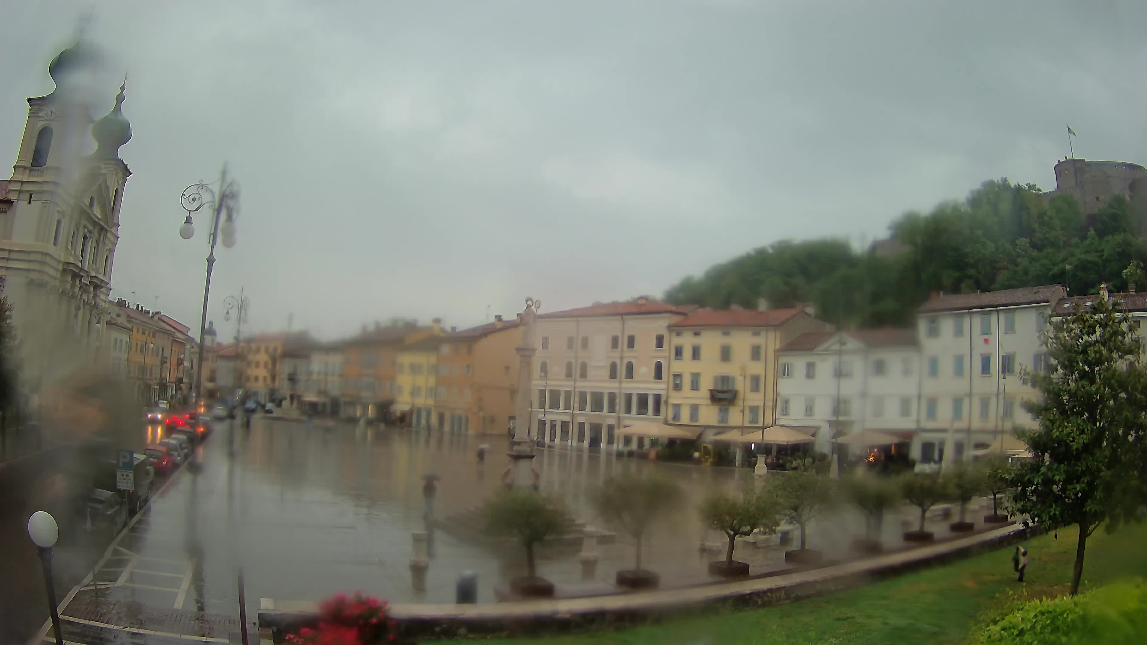 Gorizia Piazza della Vittoria e chiesa di S. Ignazio