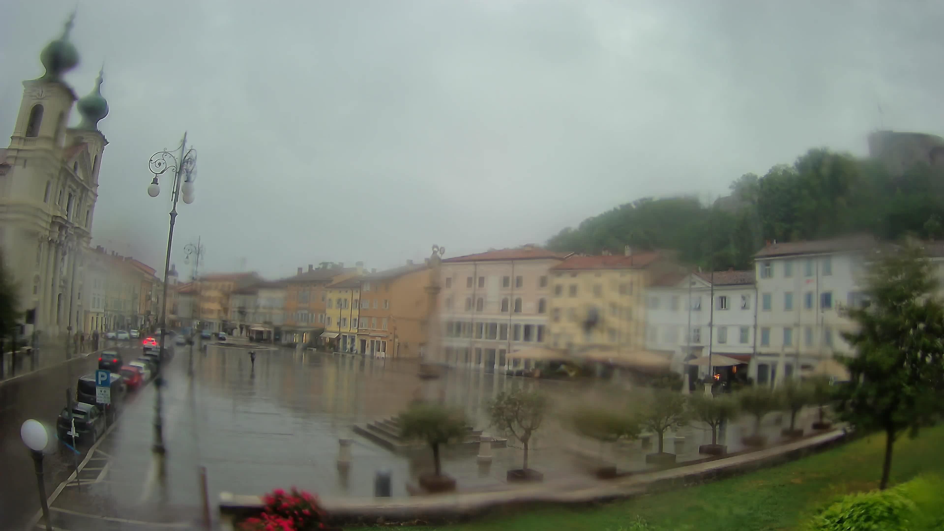 Gorizia Piazza della Vittoria e chiesa di S. Ignazio