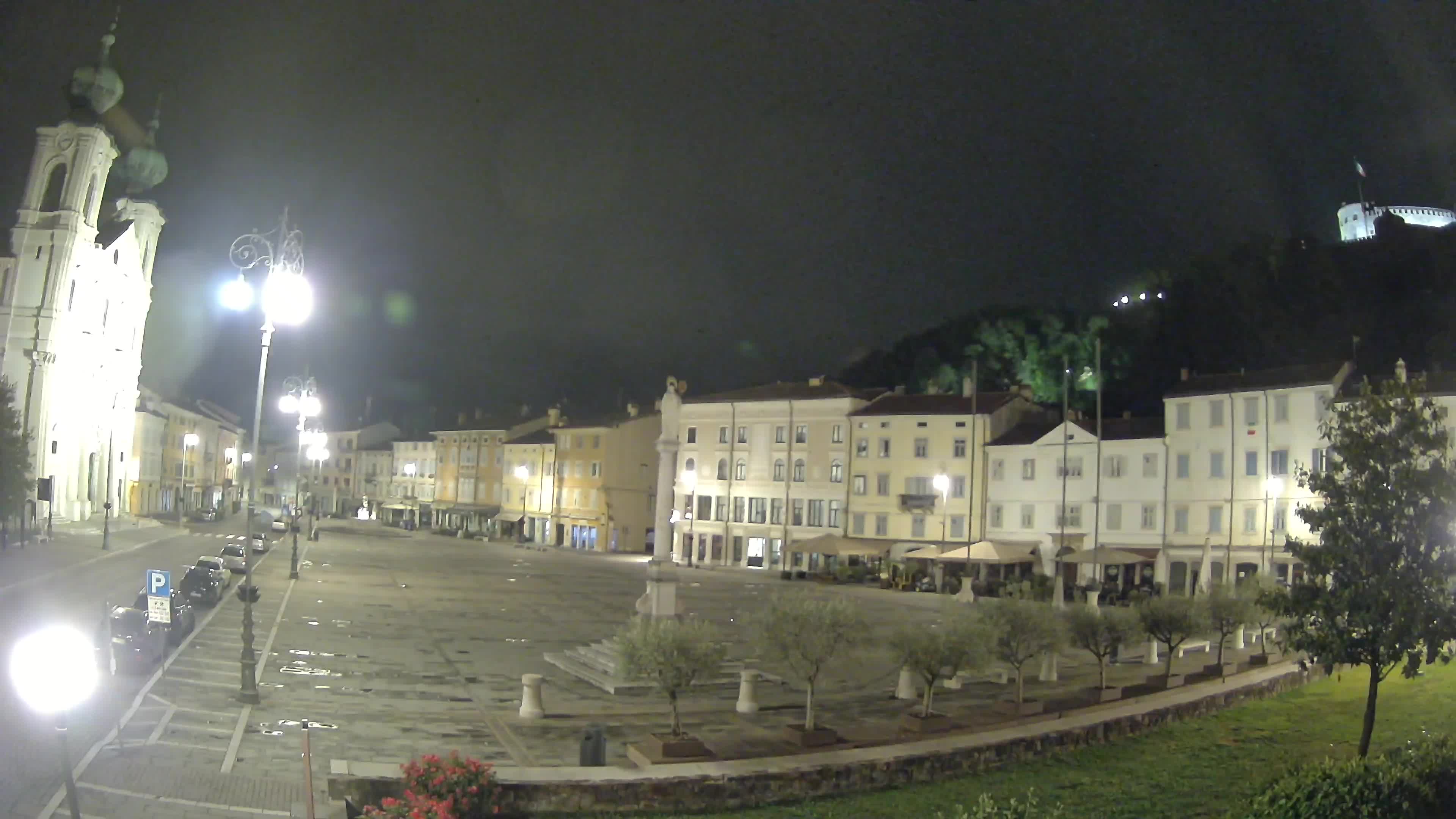 Gorizia Piazza della Vittoria e chiesa di S. Ignazio